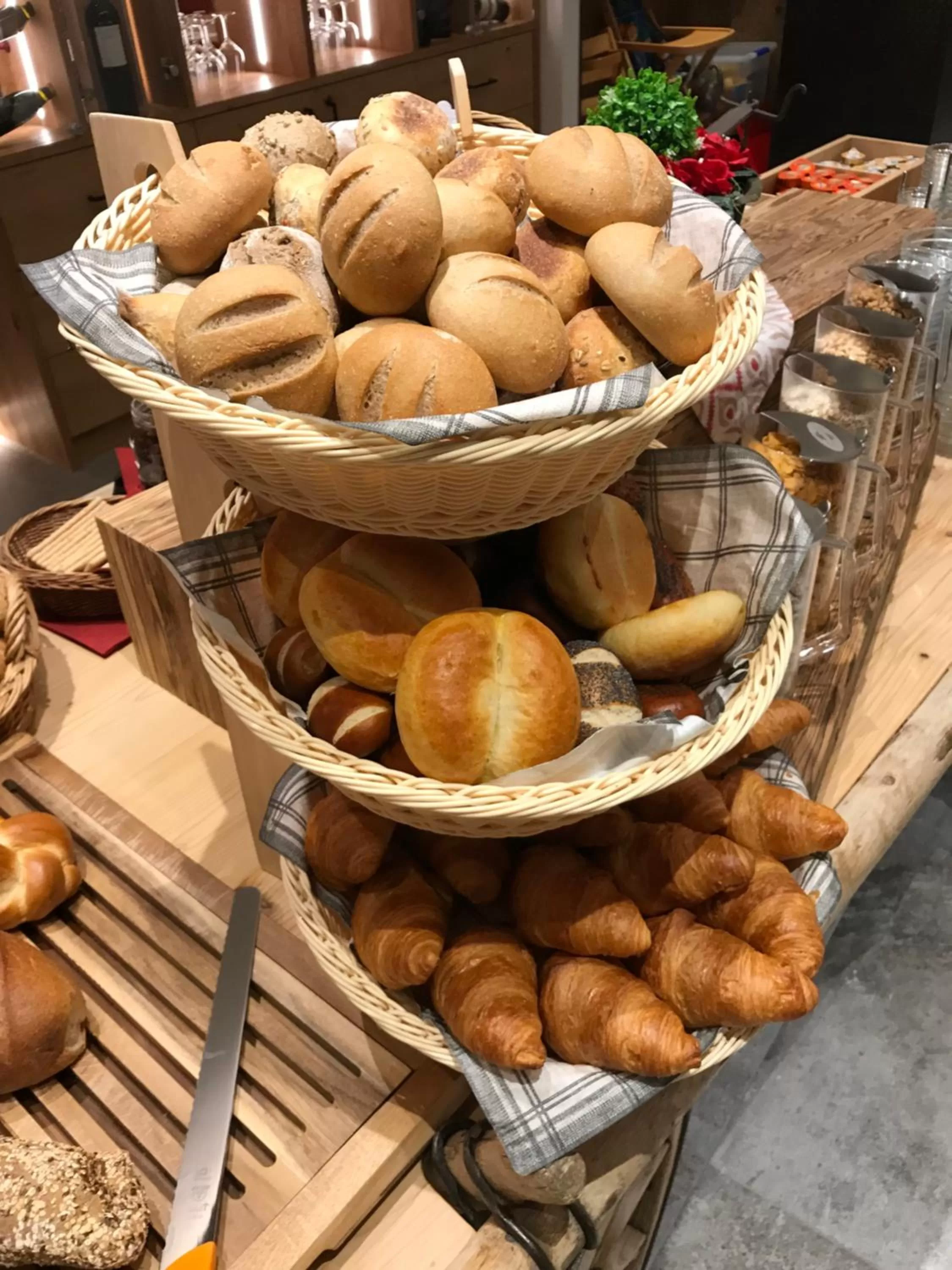 Buffet breakfast in Hotel Spöl Restaurant