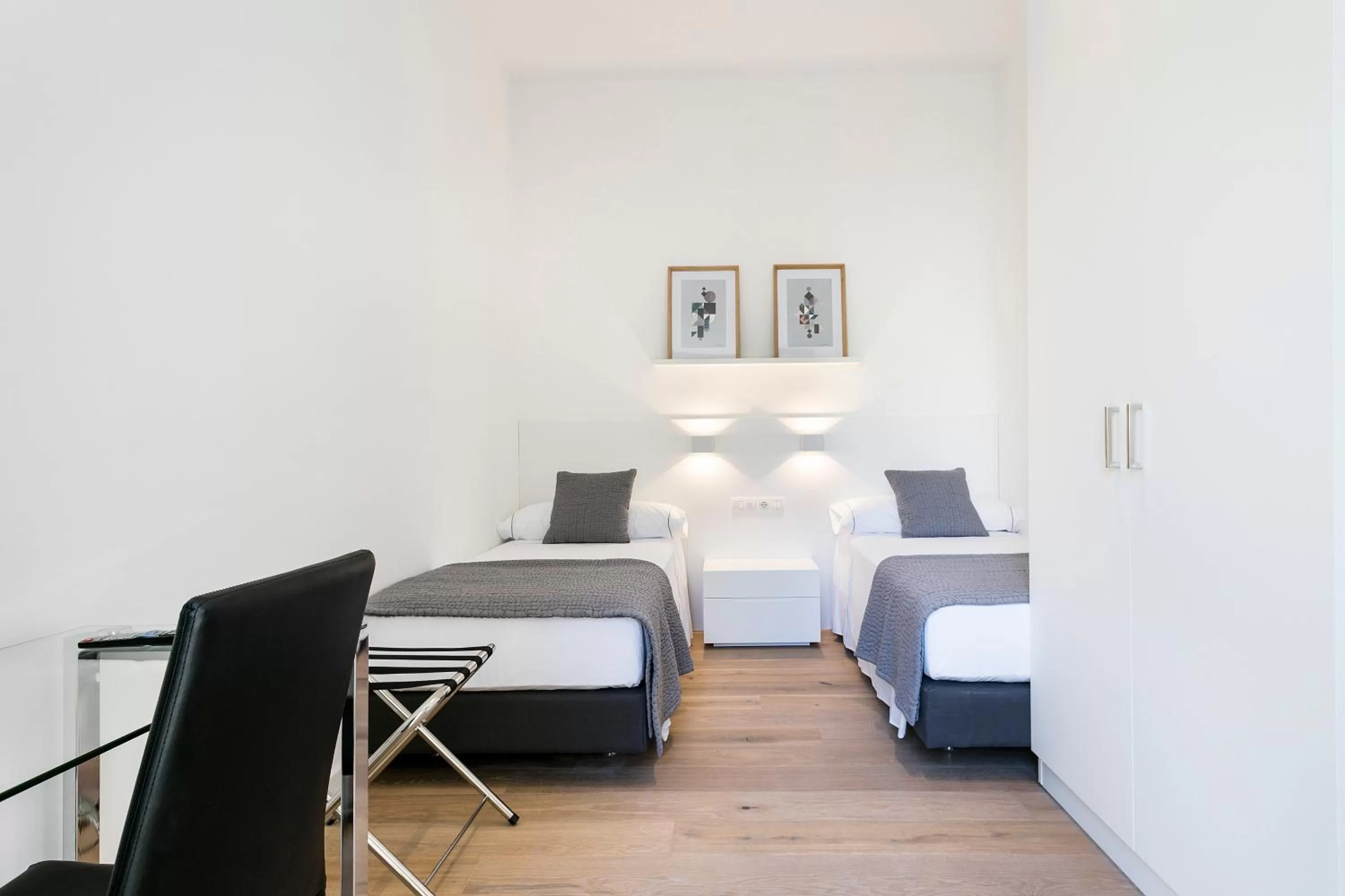 Decorative detail, Bed in Murmuri Residence Mercader