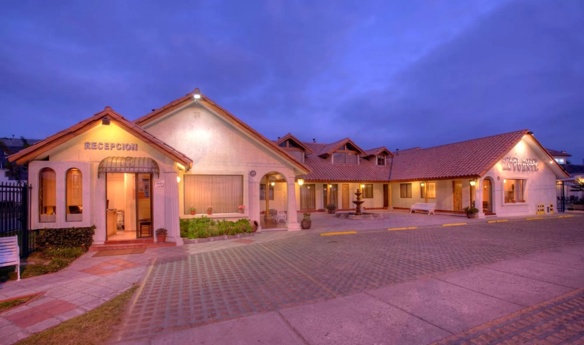 Facade/entrance in Hotel La Fuente