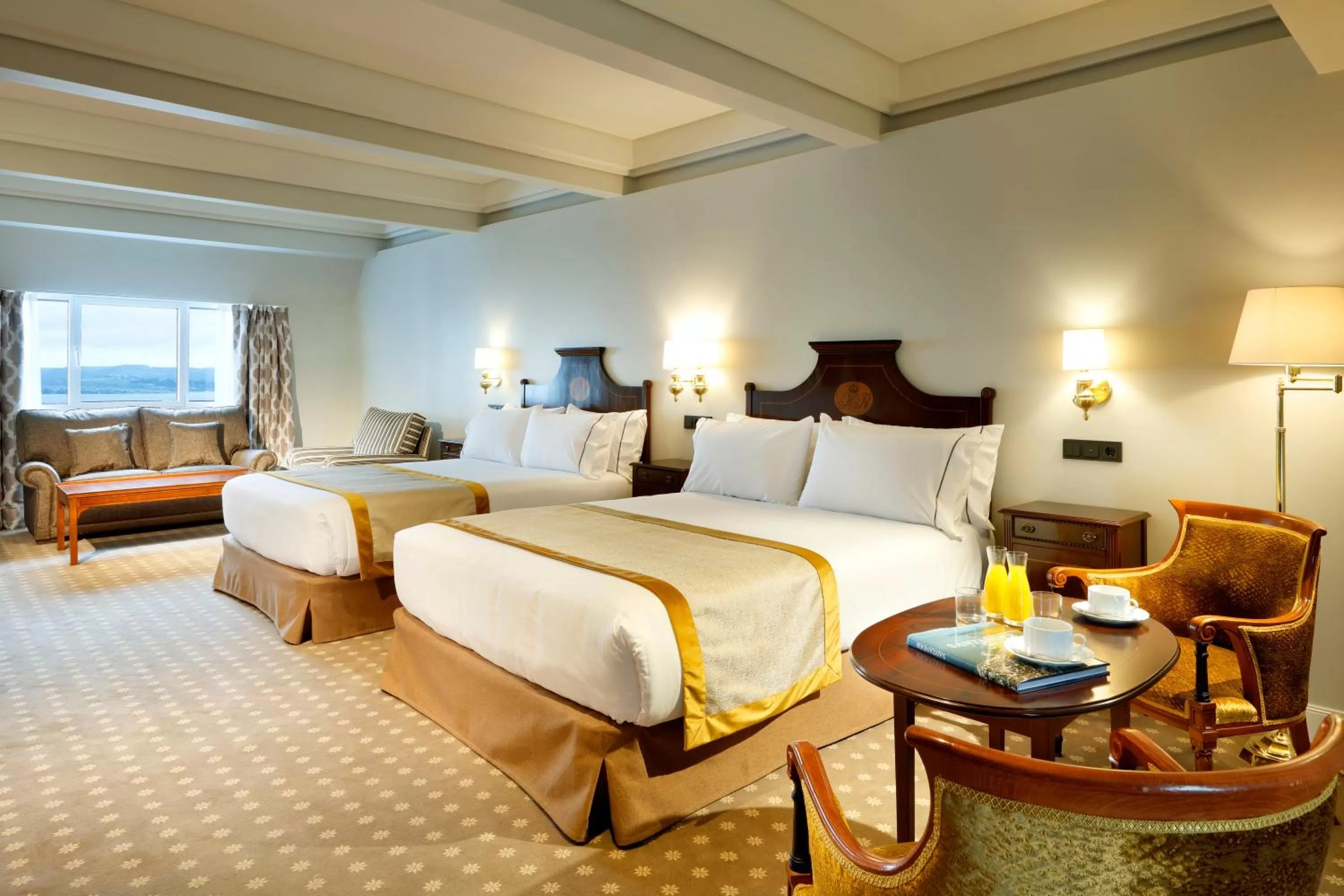 View (from property/room), Bed in Eurostars Hotel Real