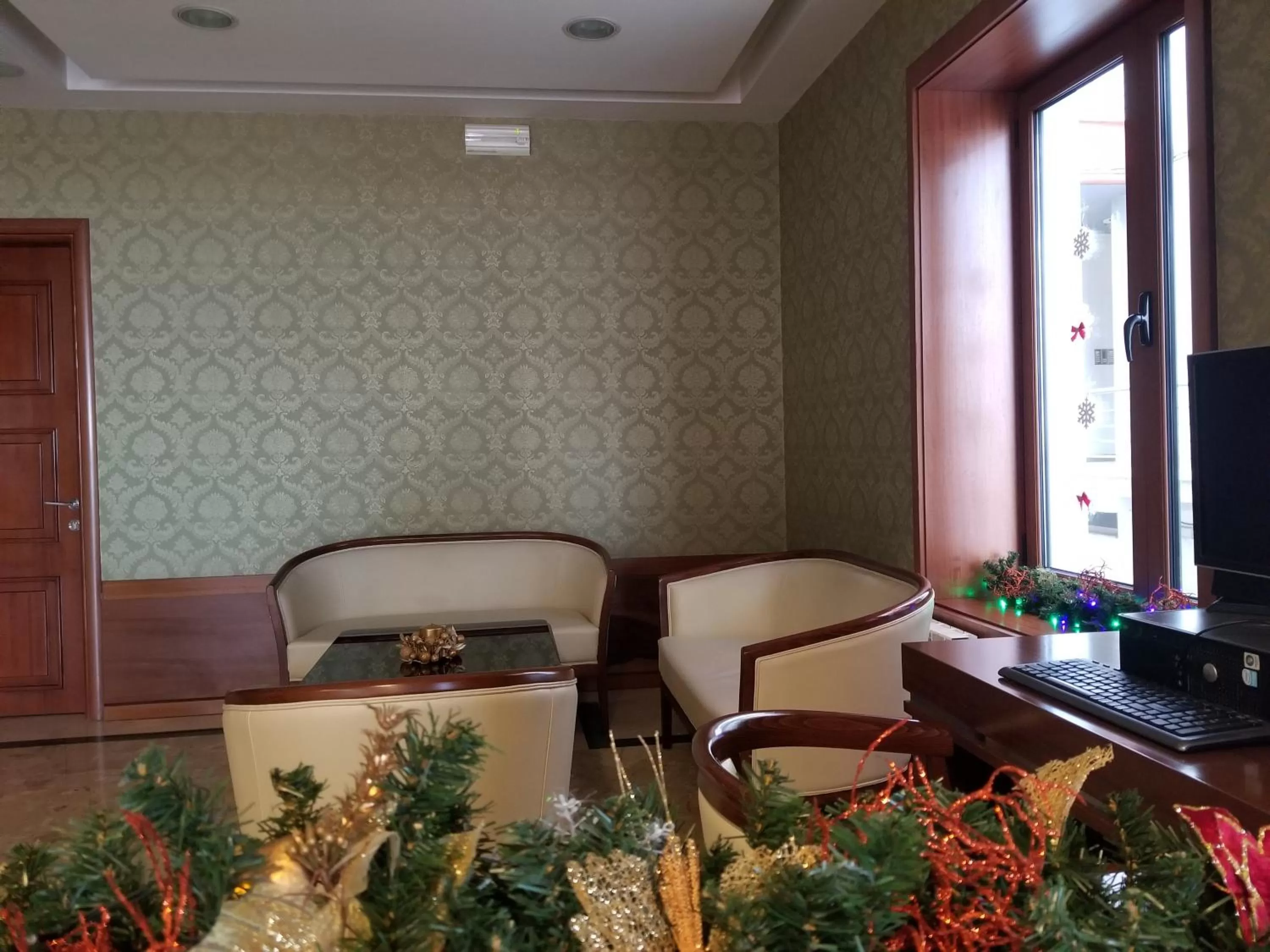 Communal lounge/ TV room, Seating Area in Vila Sigal Pogradec