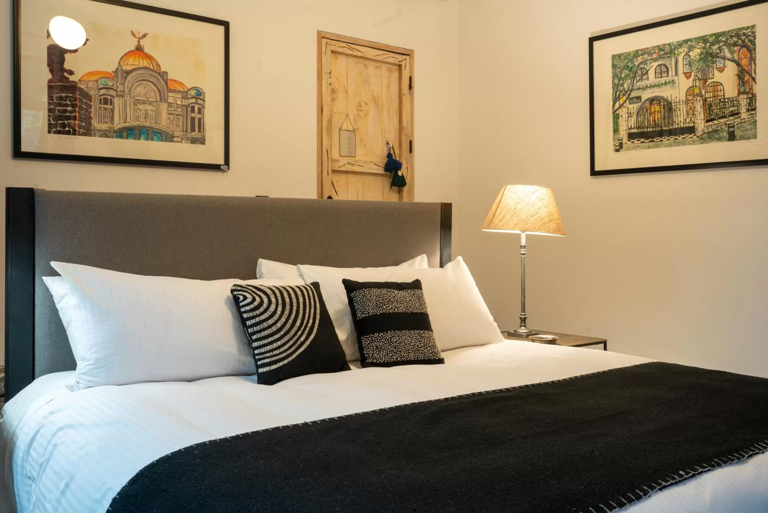 Bedroom, Bed in Orchid House Mexico City