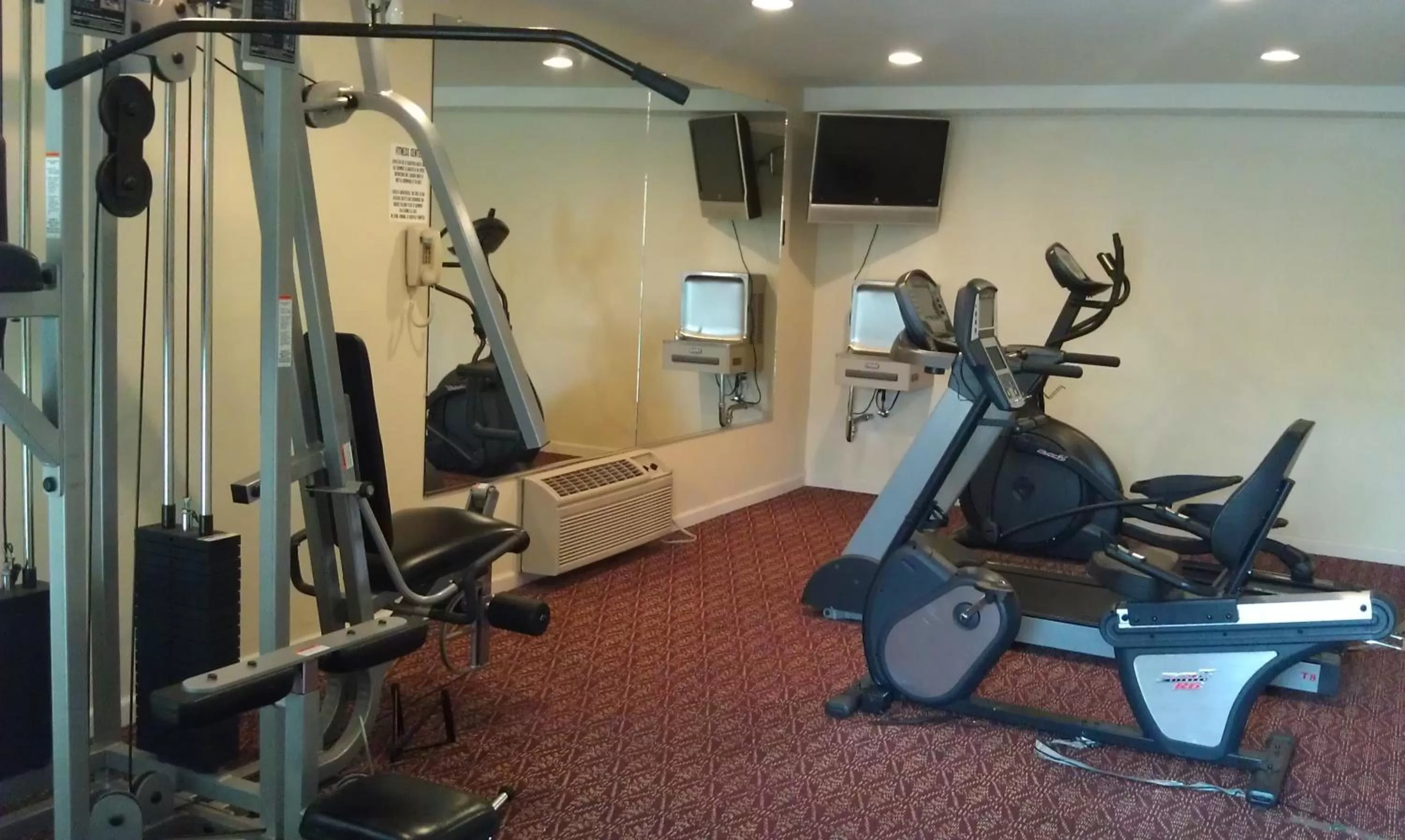 Fitness centre/facilities in Ramada by Wyndham Fresno North