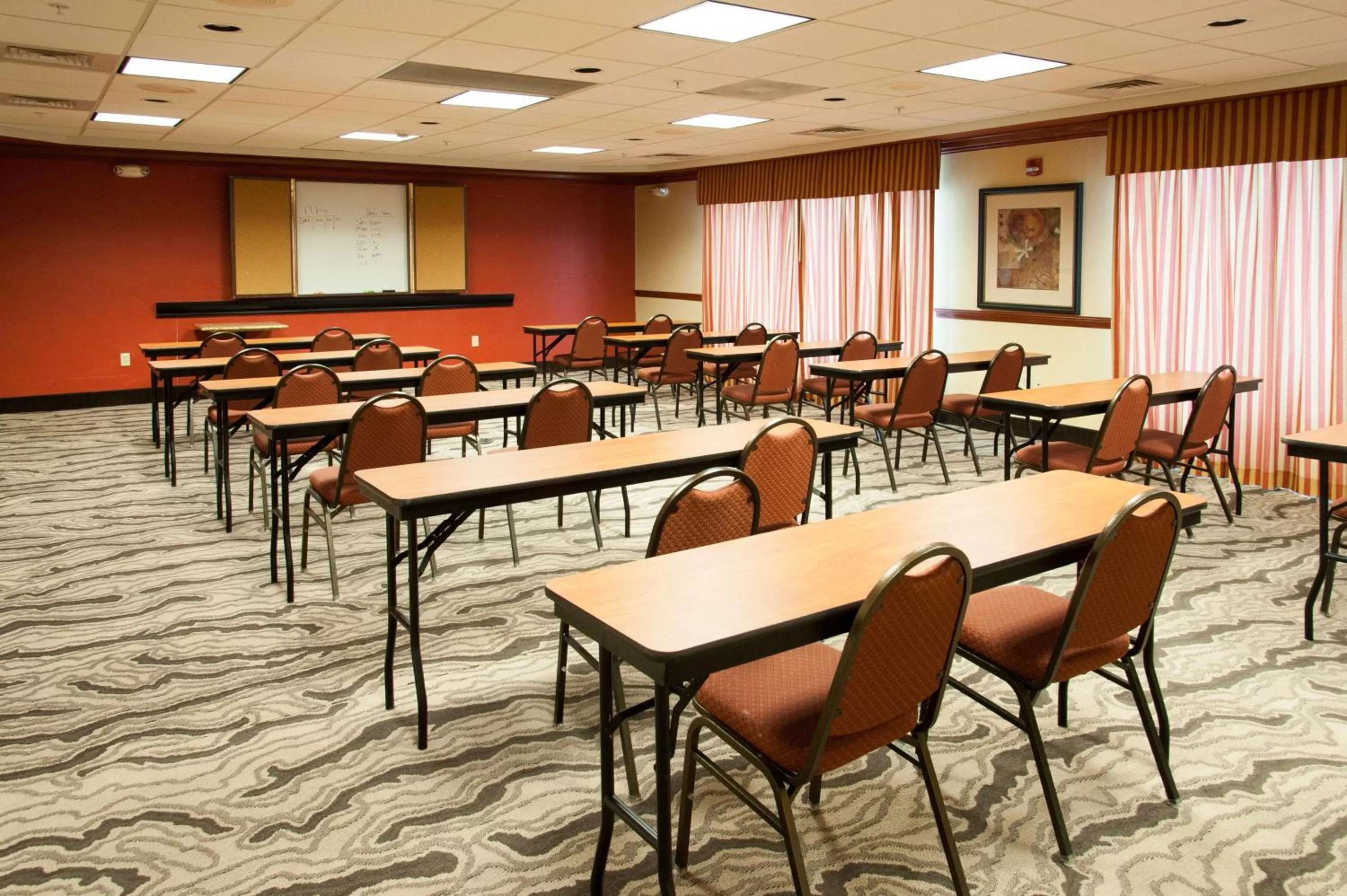 Meeting/conference room in Hampton Inn Enterprise