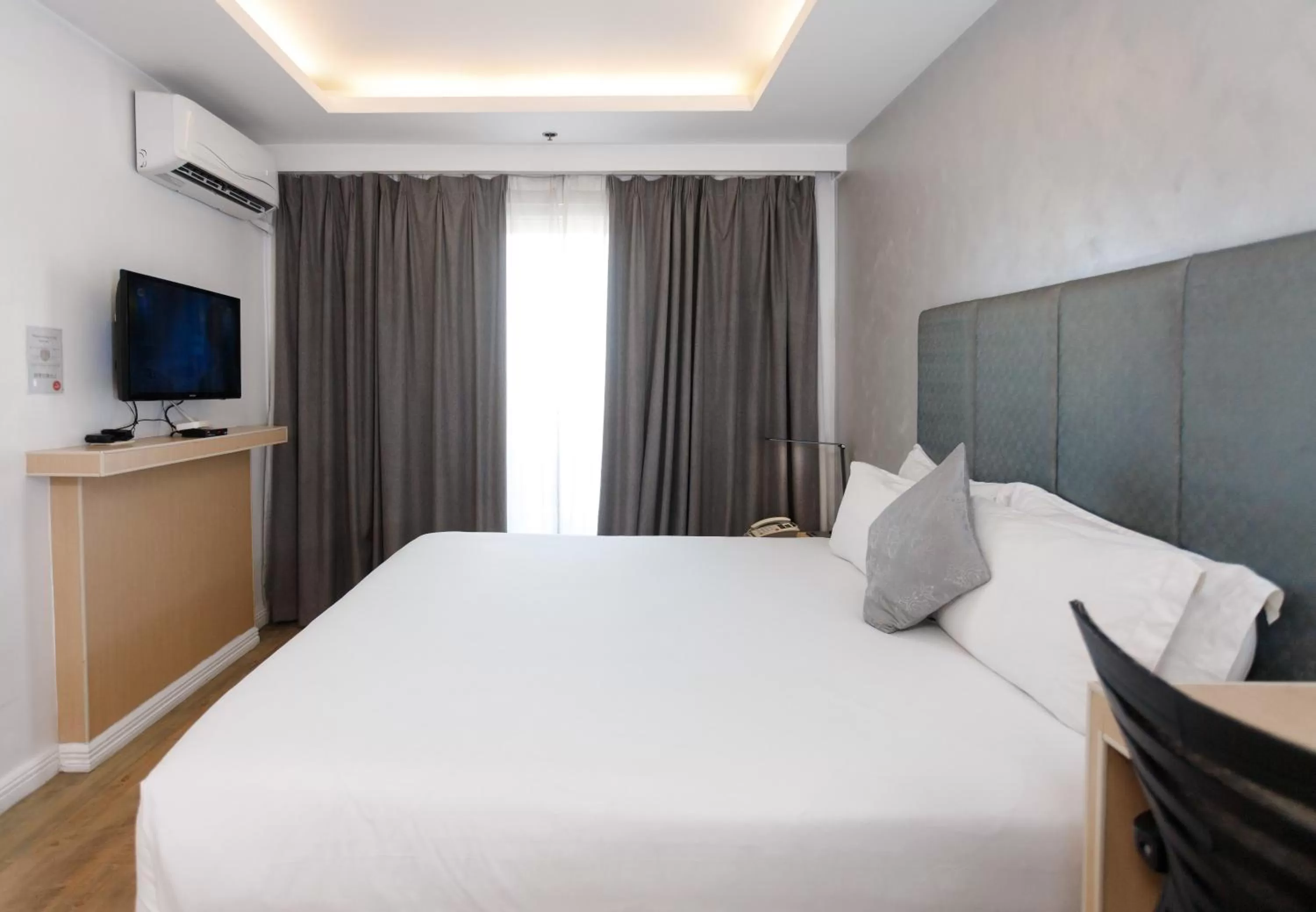 Deluxe Studio in Regency Grand Suites