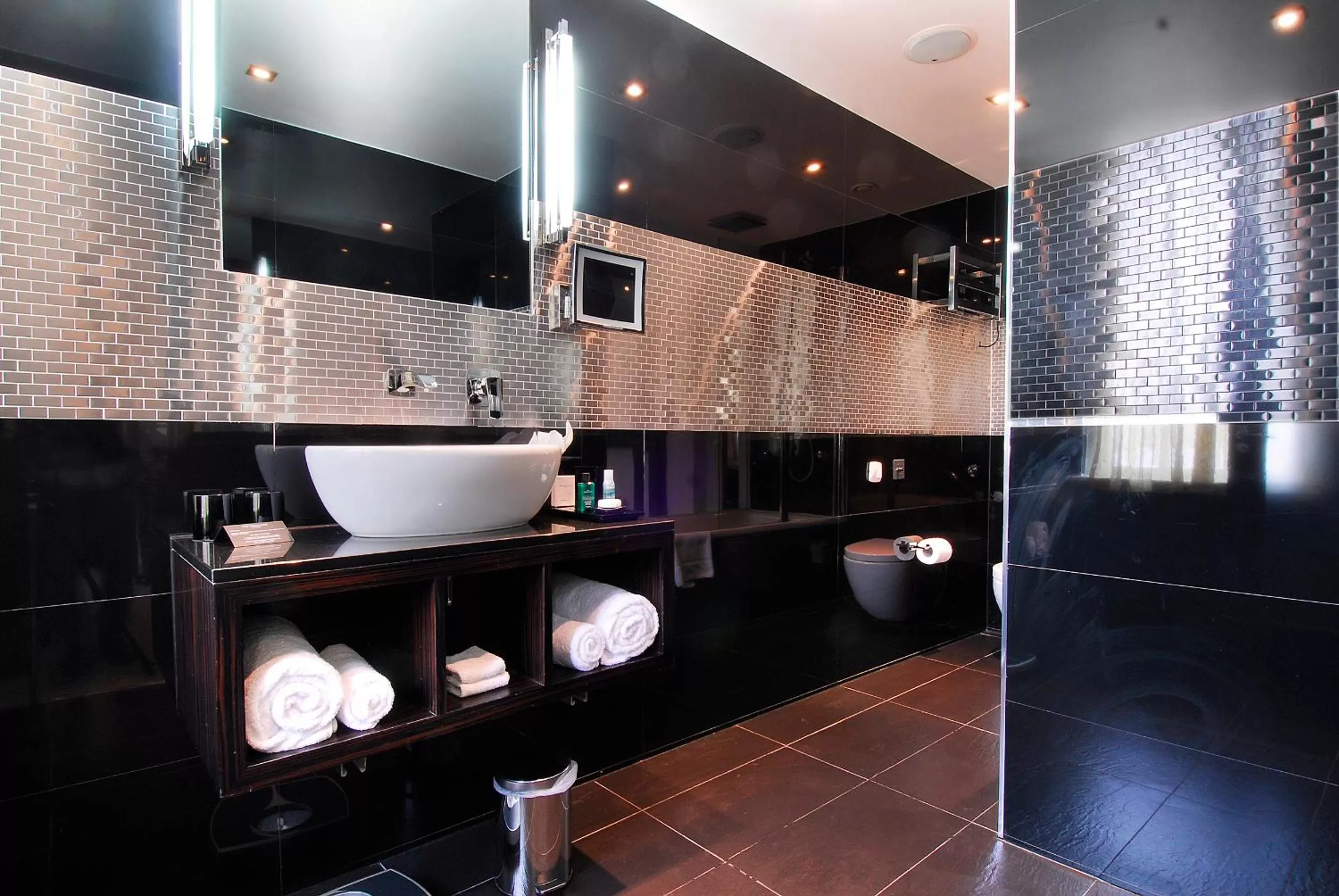 Bathroom in Montcalm Brewery, London City