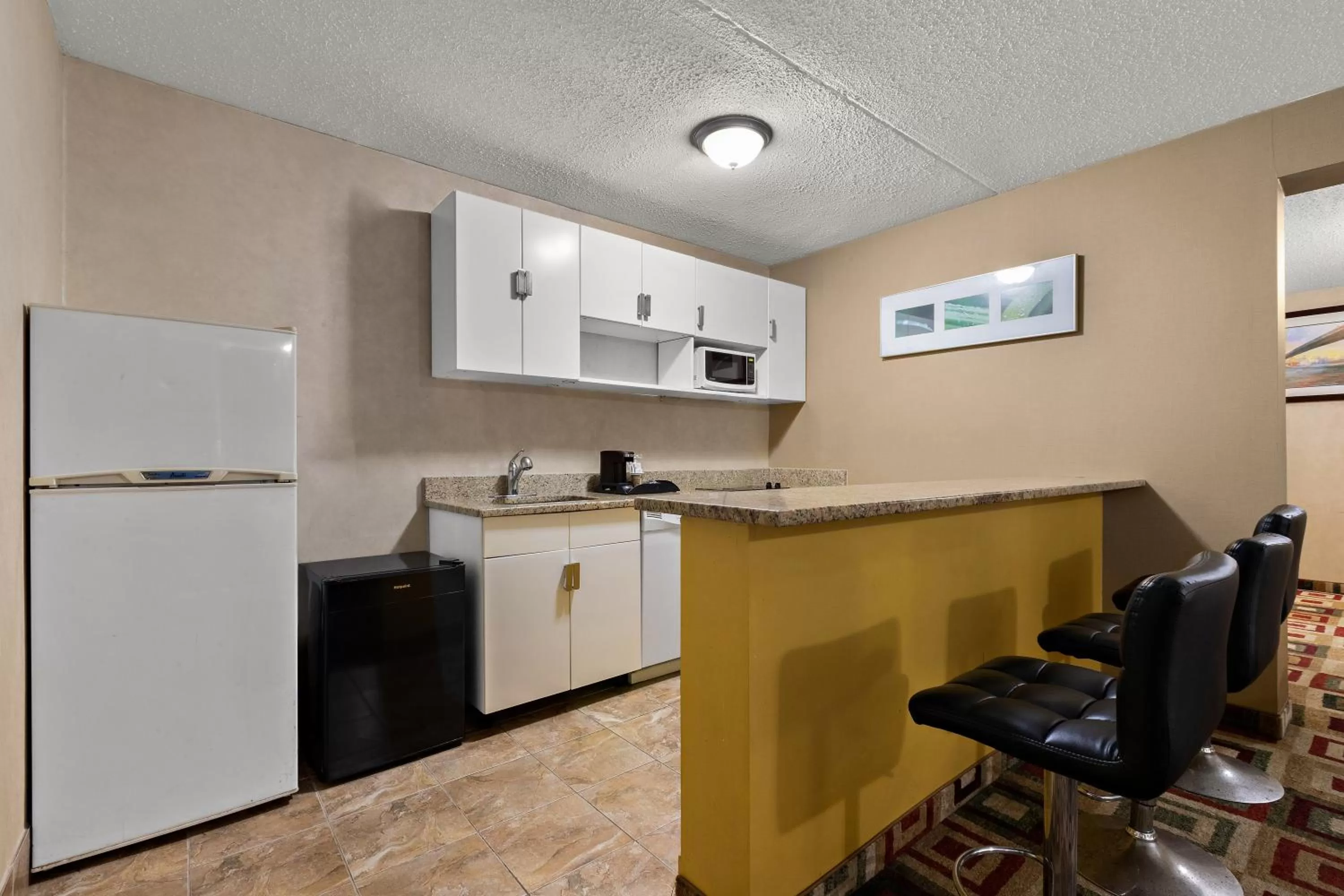 Kitchen or kitchenette in Quality Inn Wayne - Fairfield Area