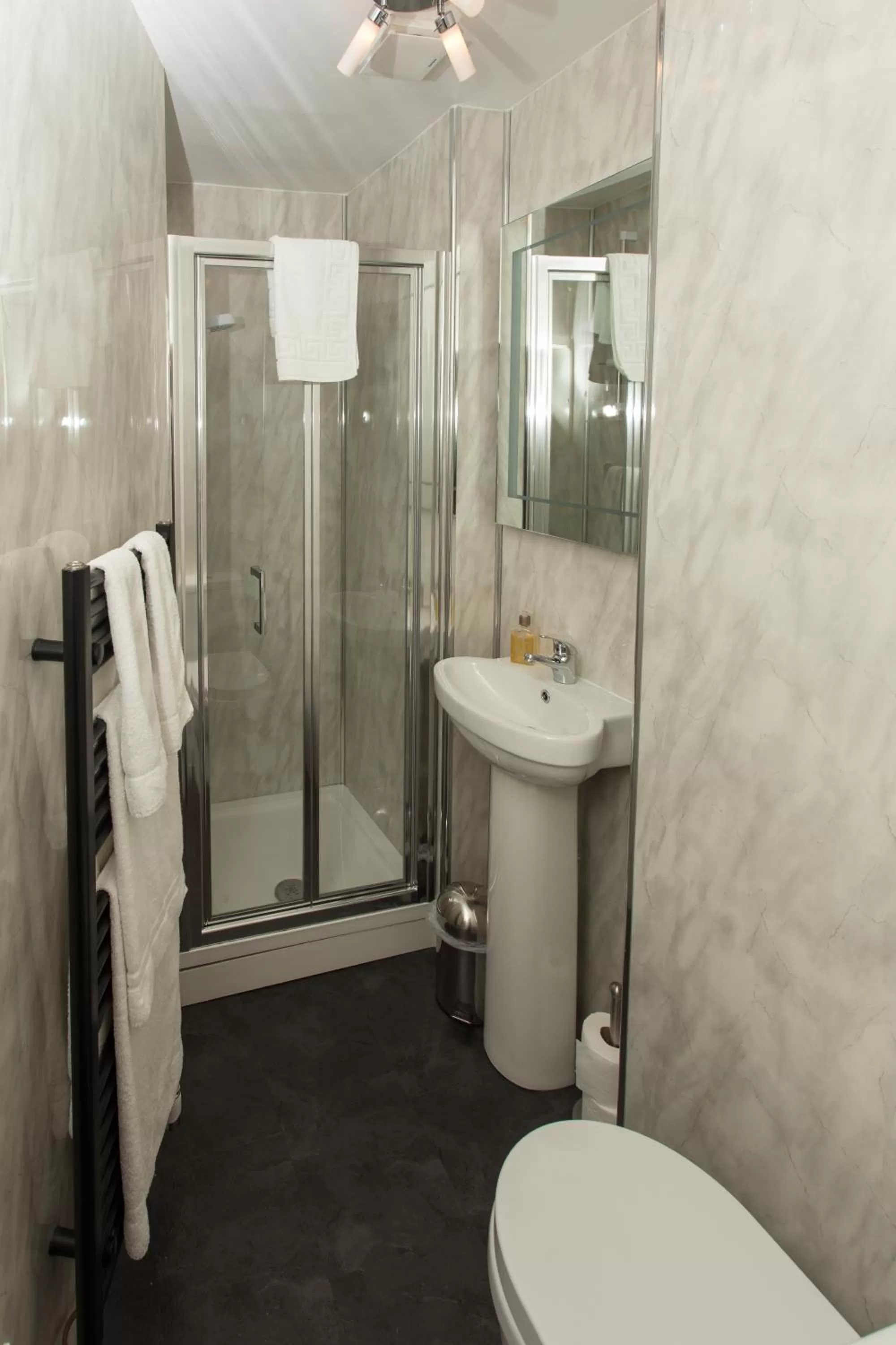 Photo of the whole room in Ravenswood Guest House