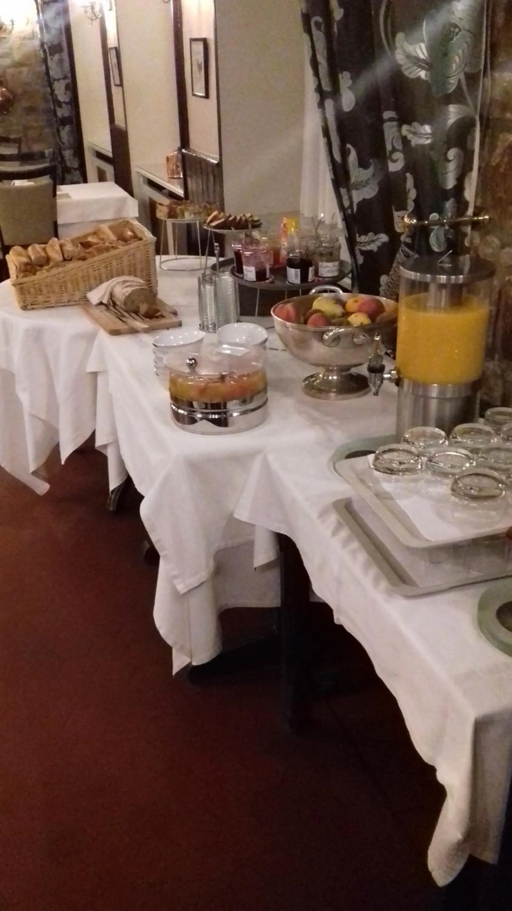 Buffet breakfast in Hôtel de La Croix d'Or