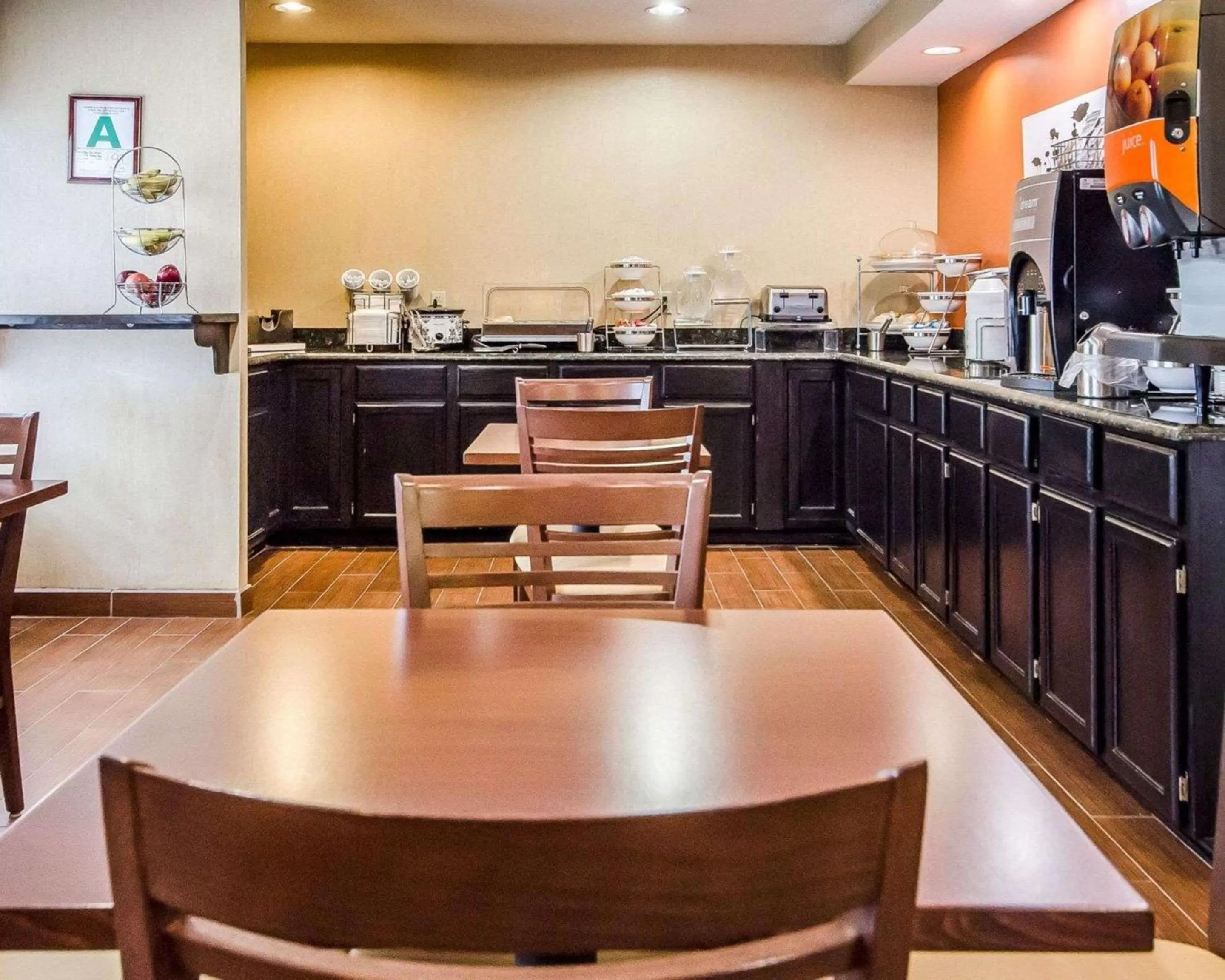 Restaurant/places to eat in Sleep Inn Louisville Airport & Expo