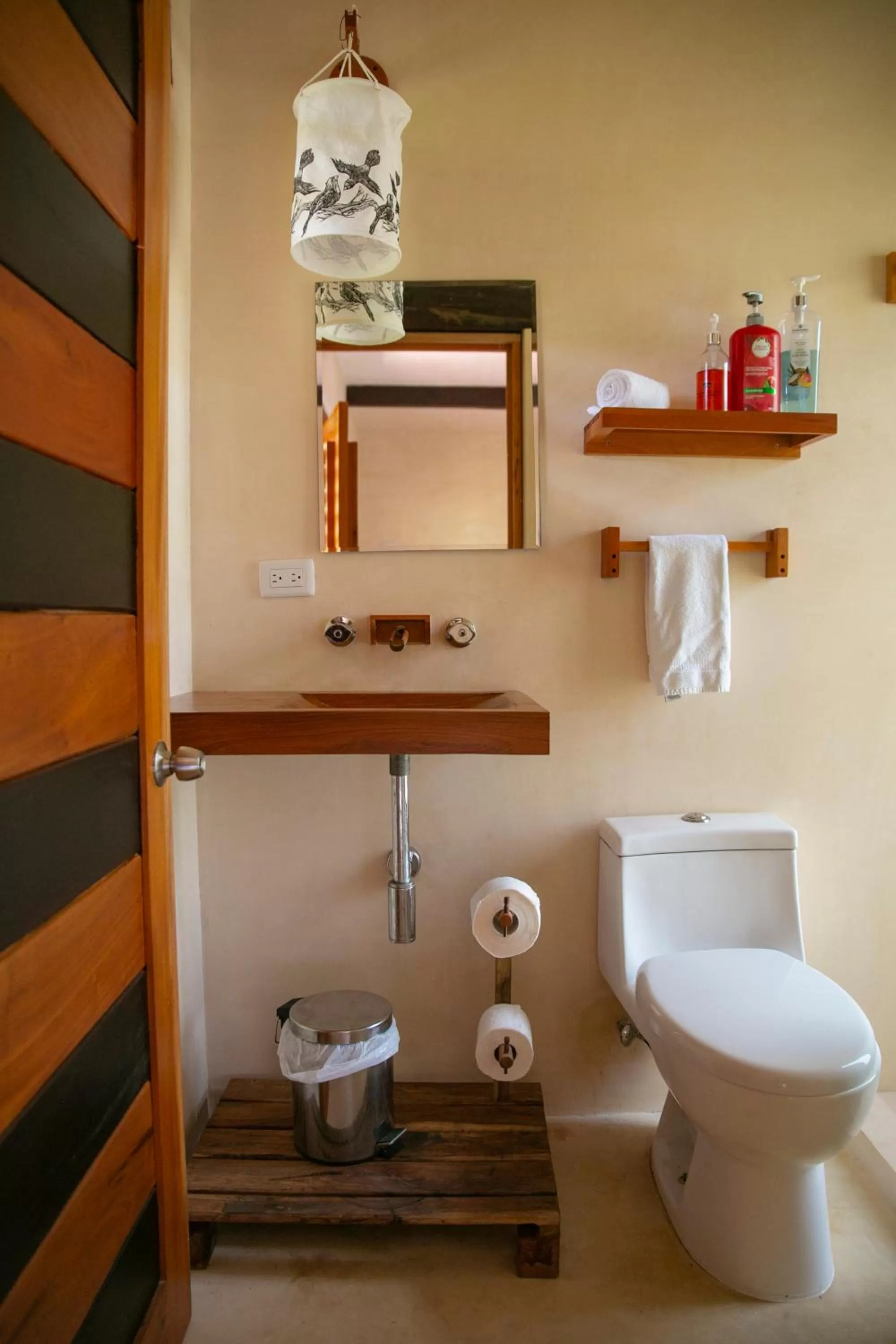 Toilet in Hotel Buenavista Bacalar Jungle Experience