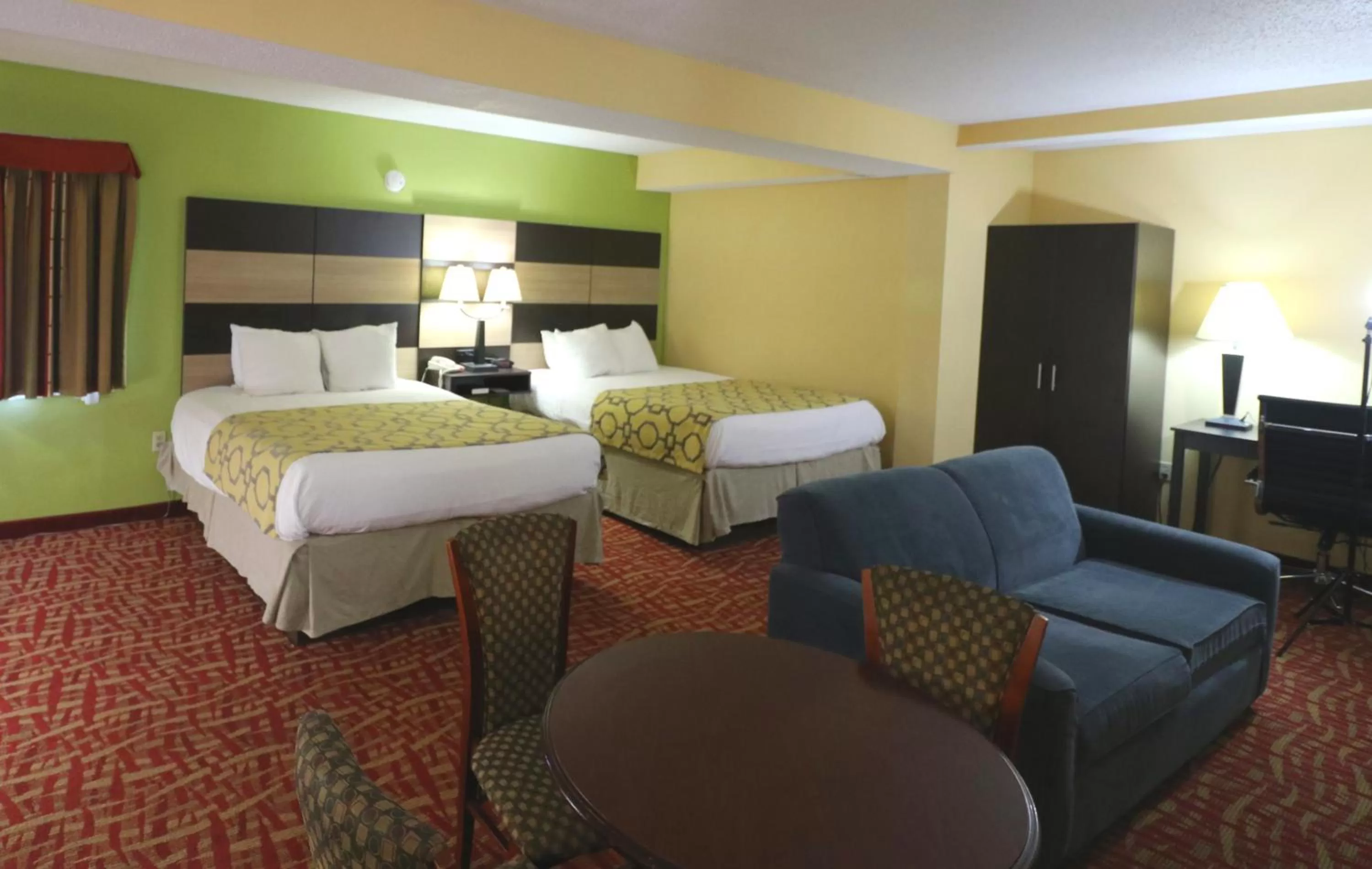 Photo of the whole room, Bed in Baymont by Wyndham Sevierville Pigeon Forge