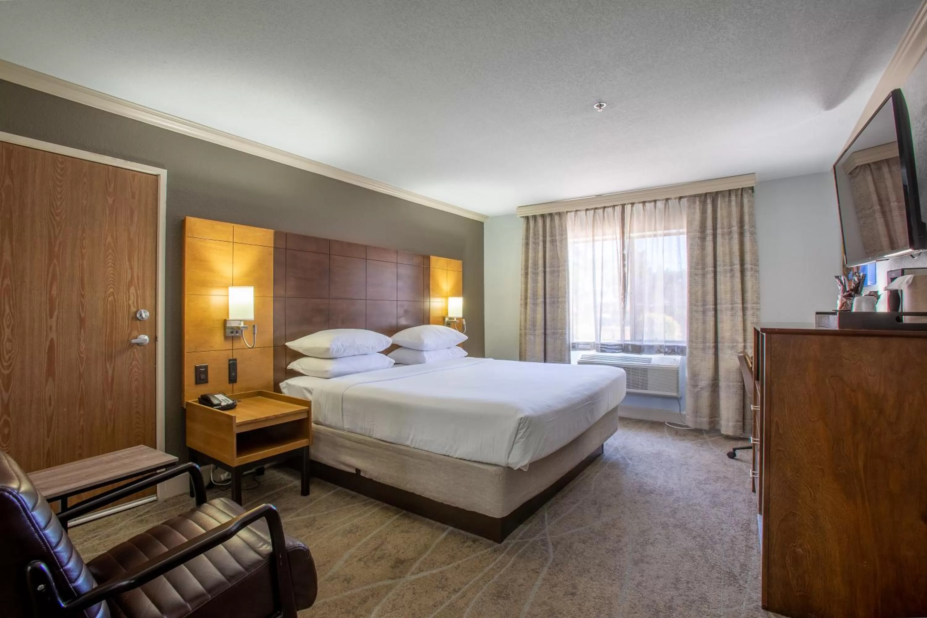 Bed in Arroyo Pinion Hotel, an Ascend Collection Hotel