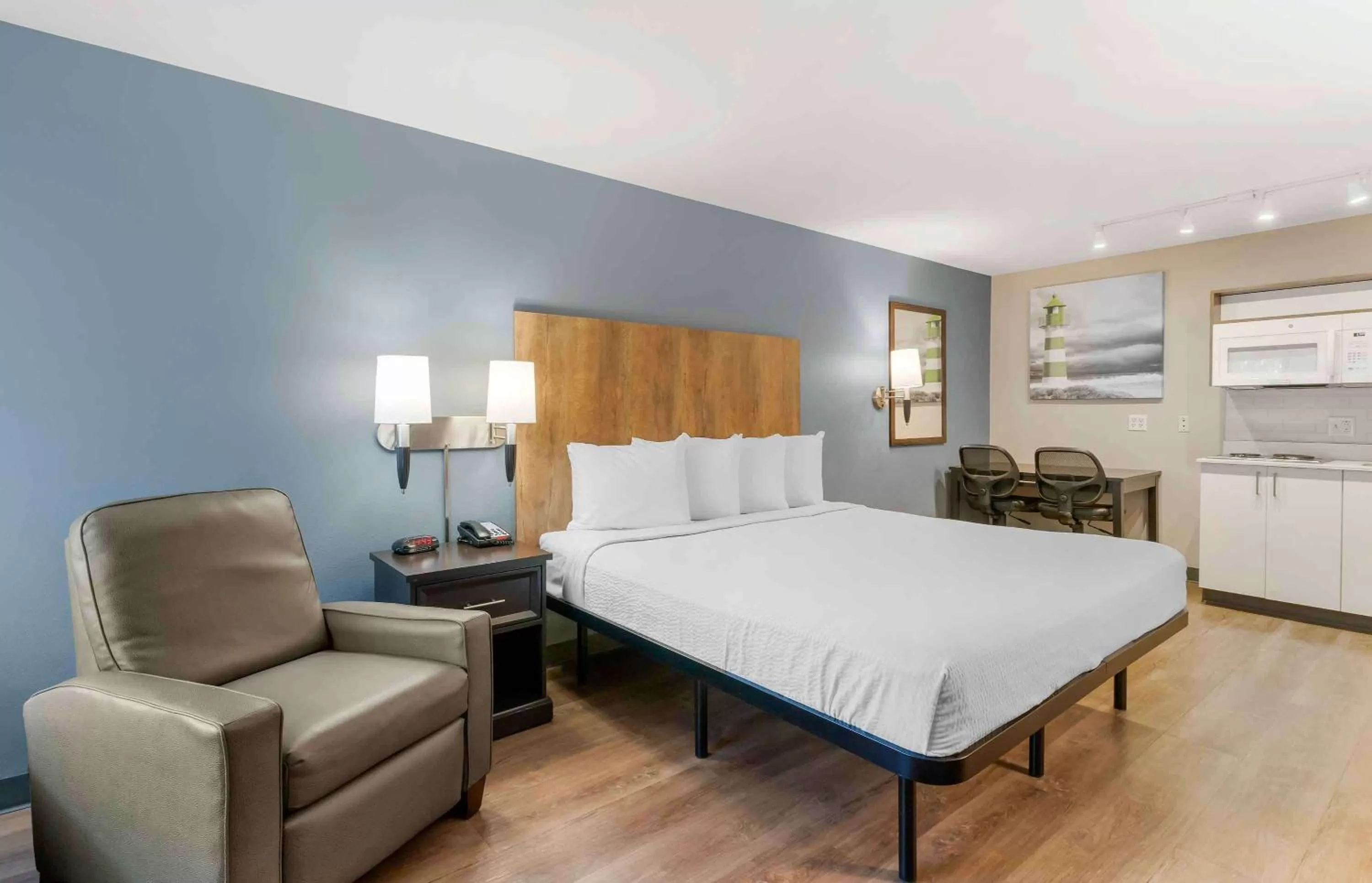 Bedroom, Bed in Extended Stay America Suites - San Jose - Milpitas - McCarthy Ranch