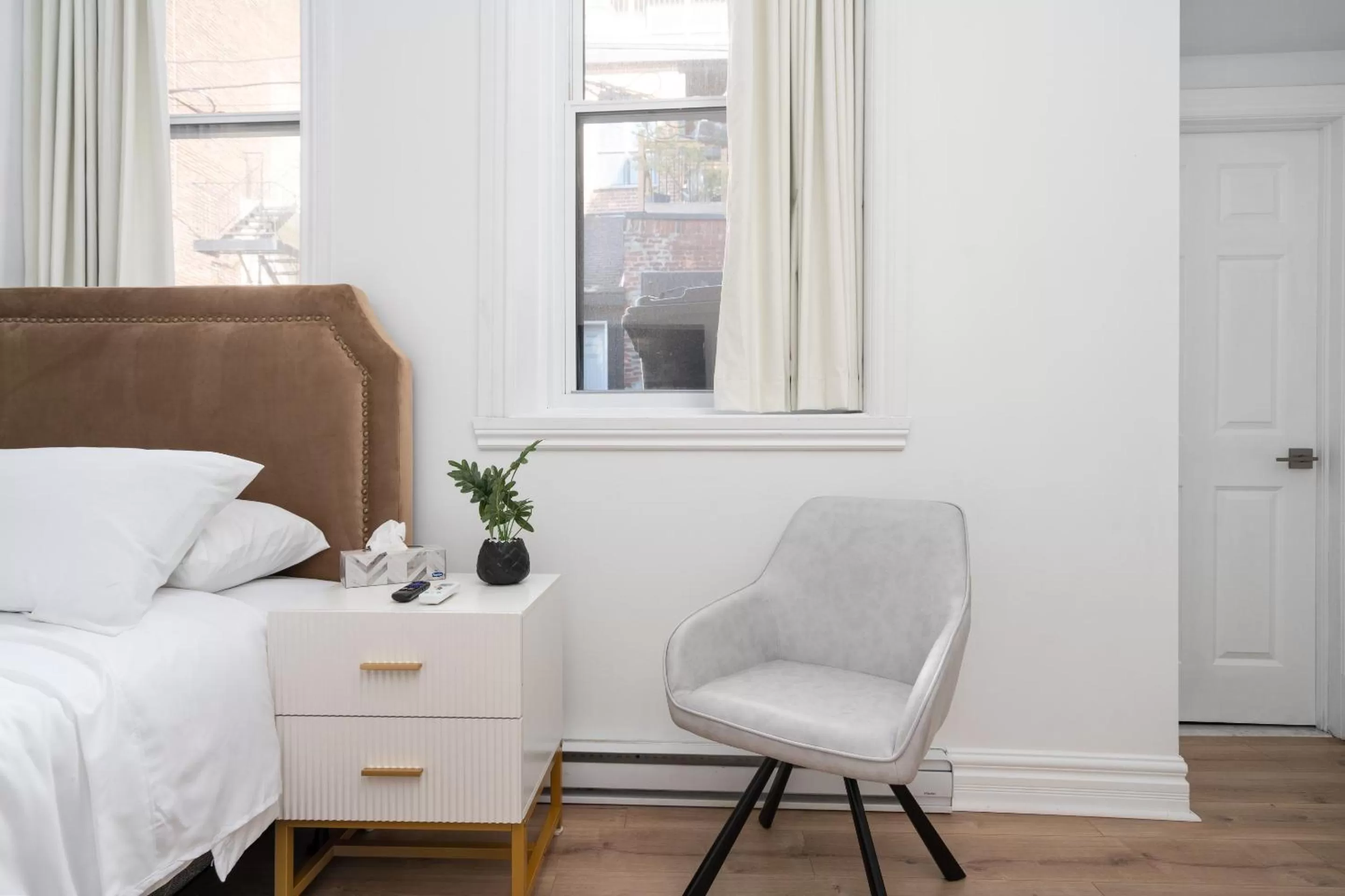 Seating Area in Le Penfield Par Nomade MTL