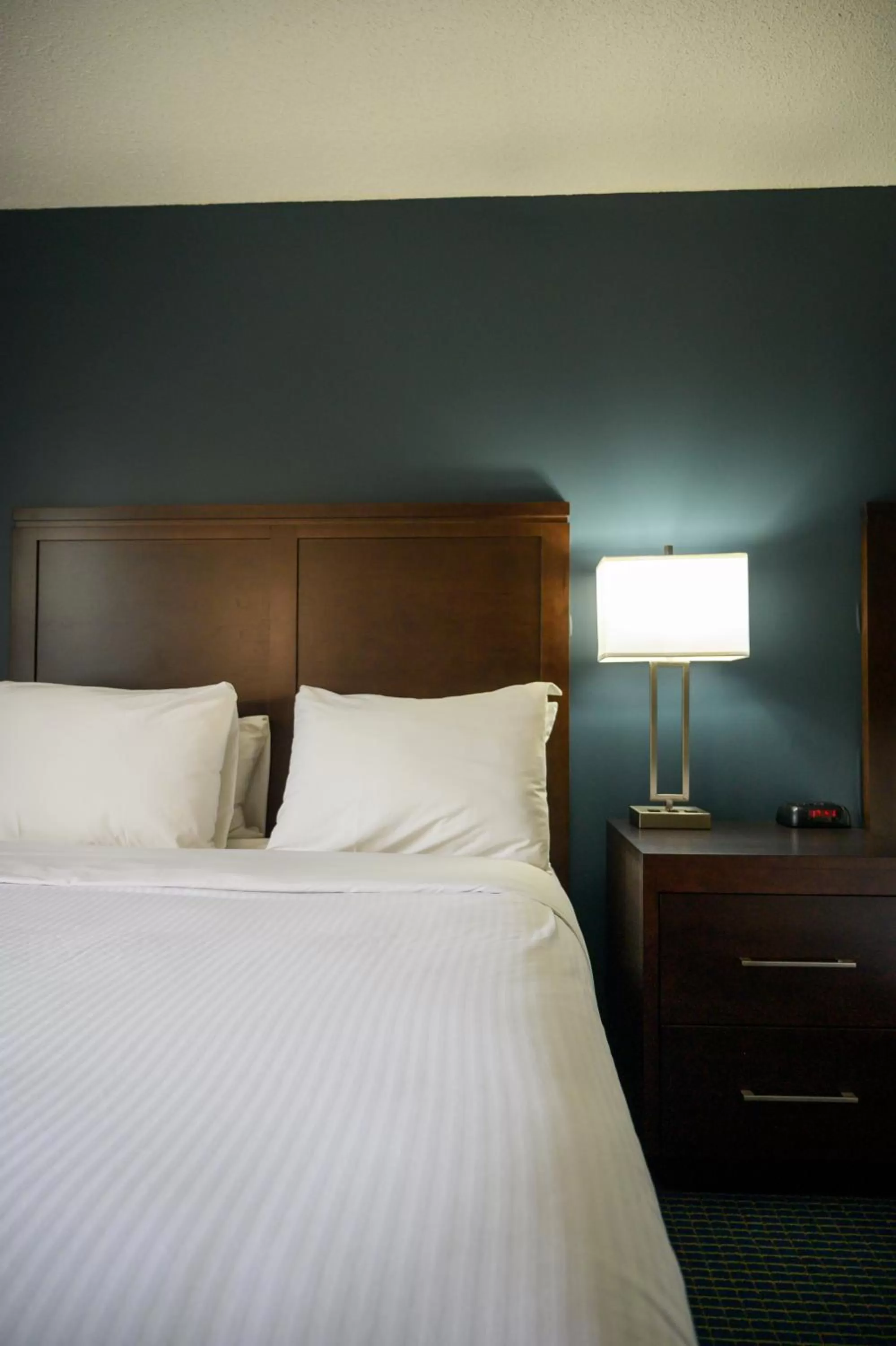 Bed in Days Inn by Wyndham Sarnia Harbourfront