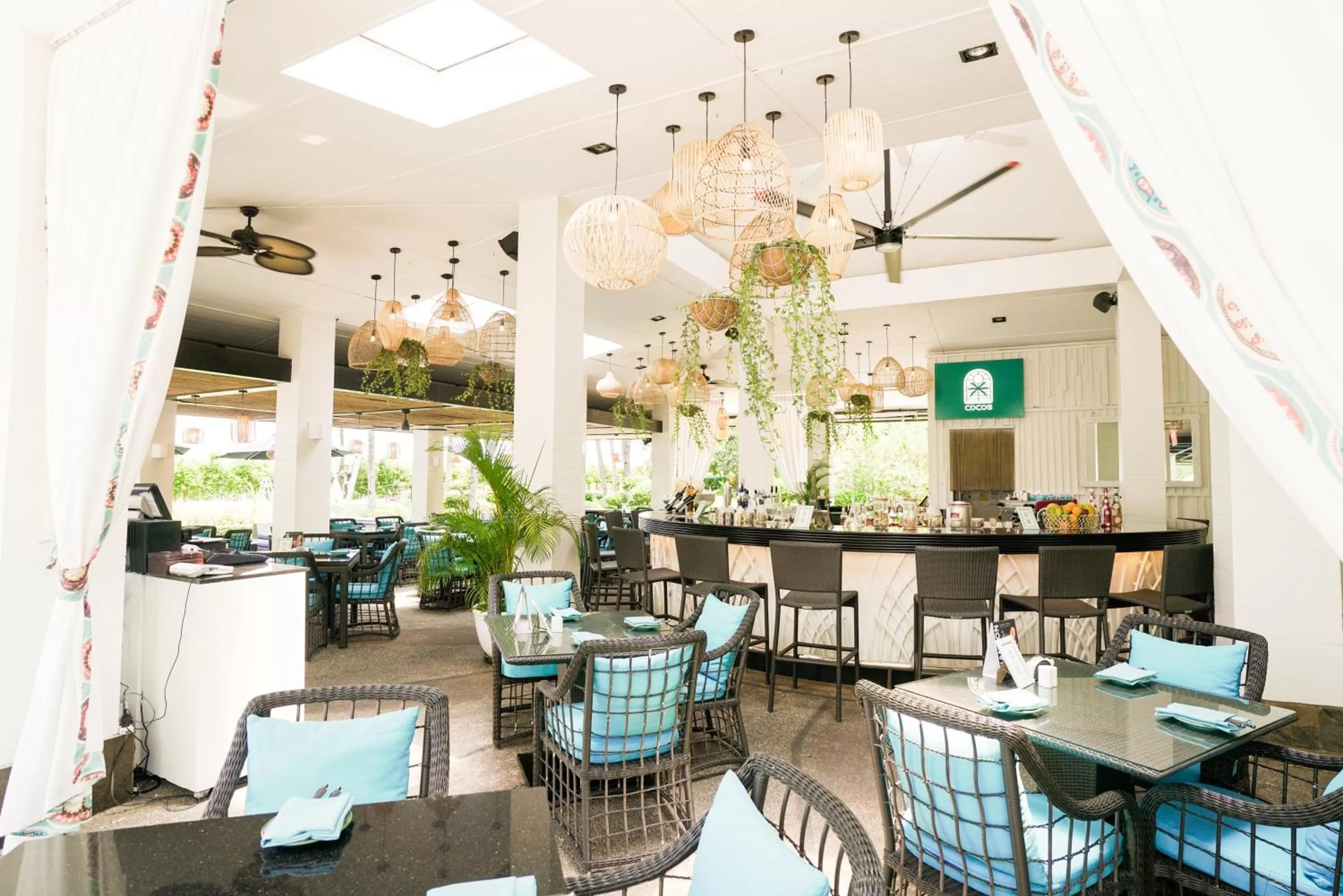 Restaurant/places to eat in Sofitel Philippine Plaza Manila