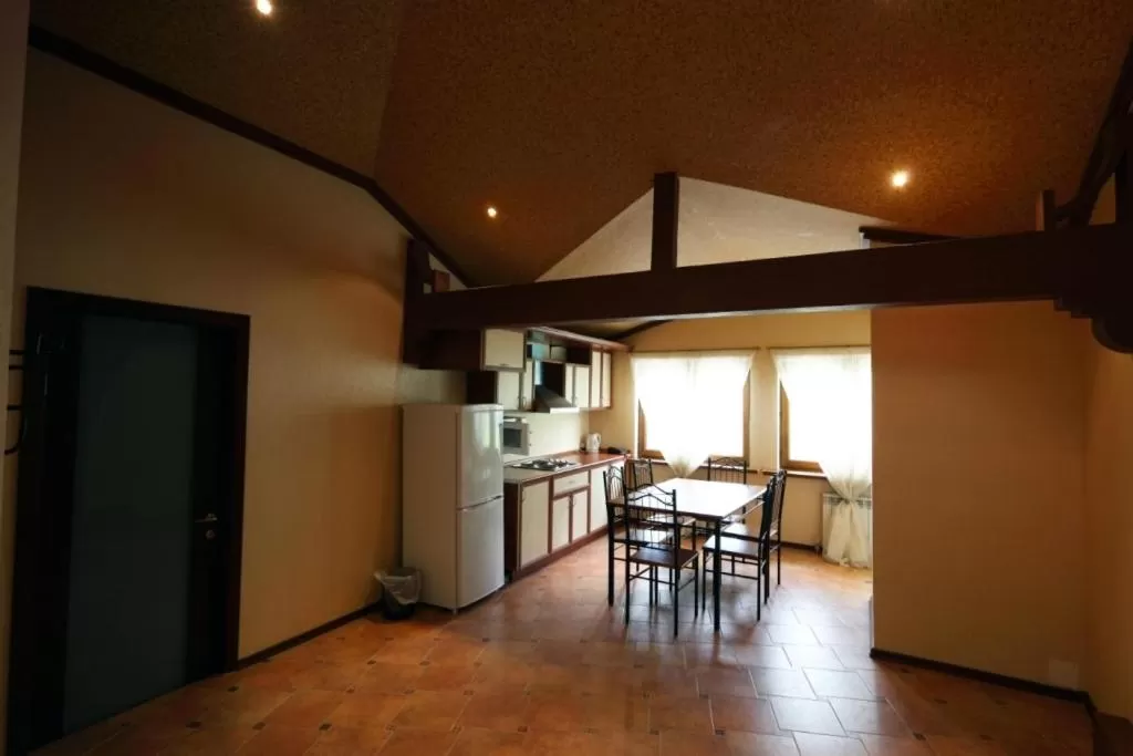 Kitchen or kitchenette, Dining Area in Alpen Ville