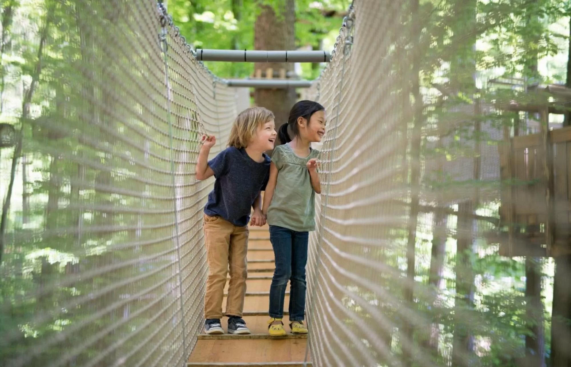 Children play ground in Chalet-Gafri - BnB - Frühstückspension und Gastfreundschaft