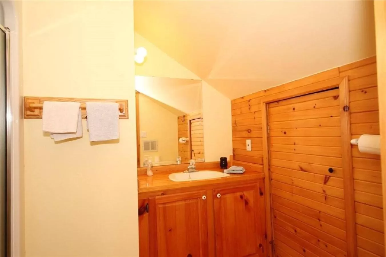 Bathroom in Rock Hill Bed & Breakfast