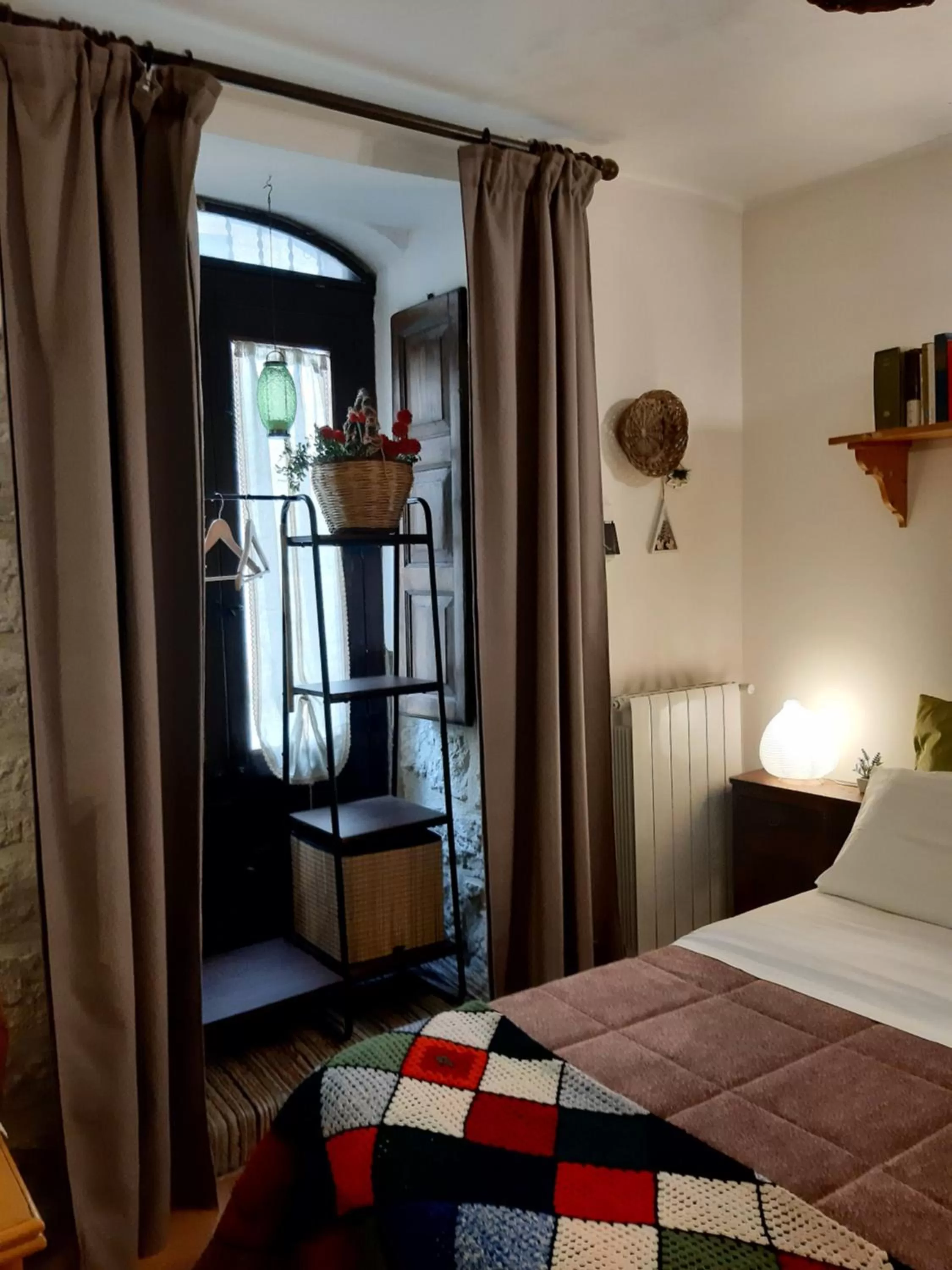 Bed in La Casa del Pittore di Petralia