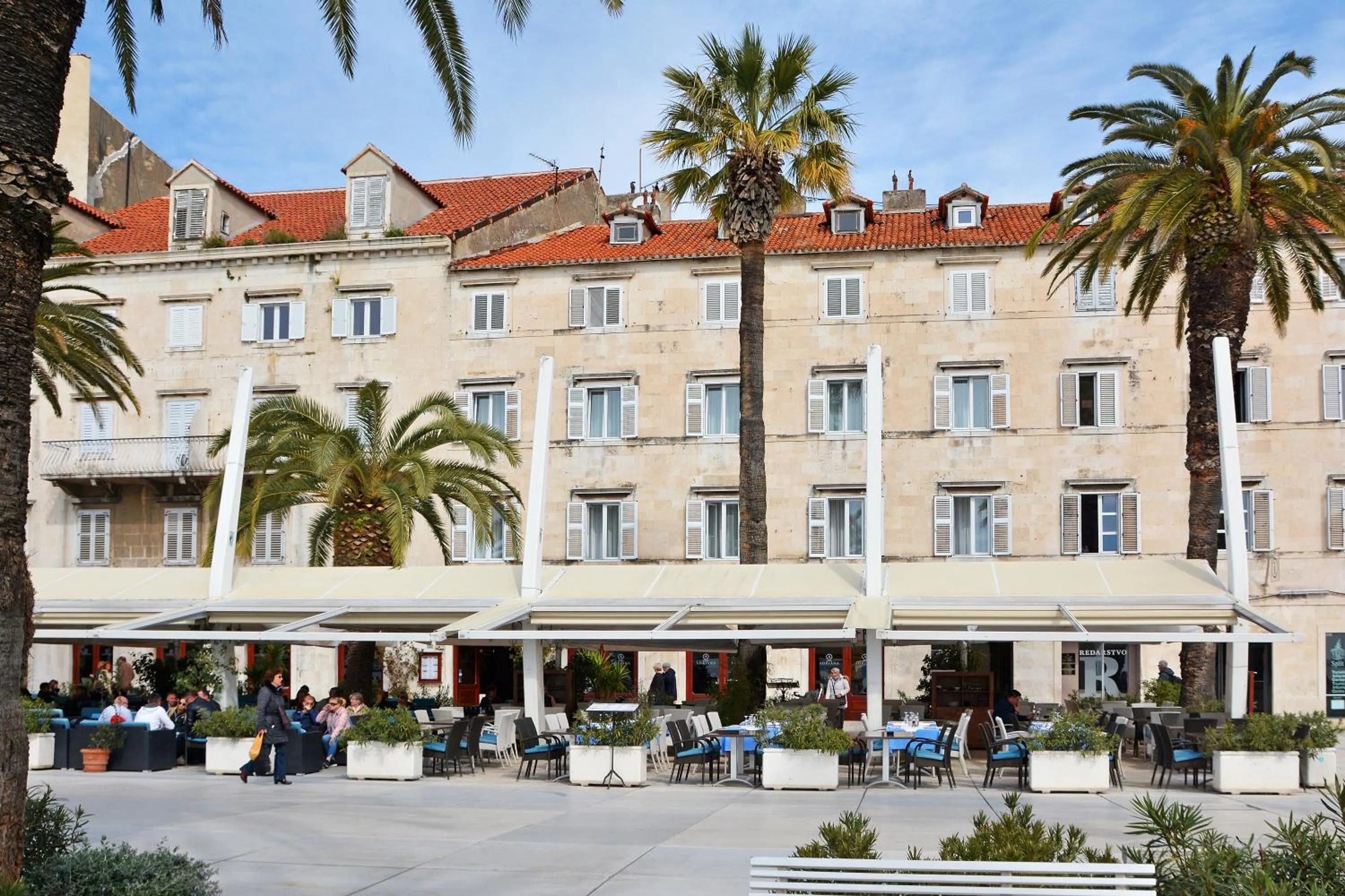 Property building in Hotel Adriana