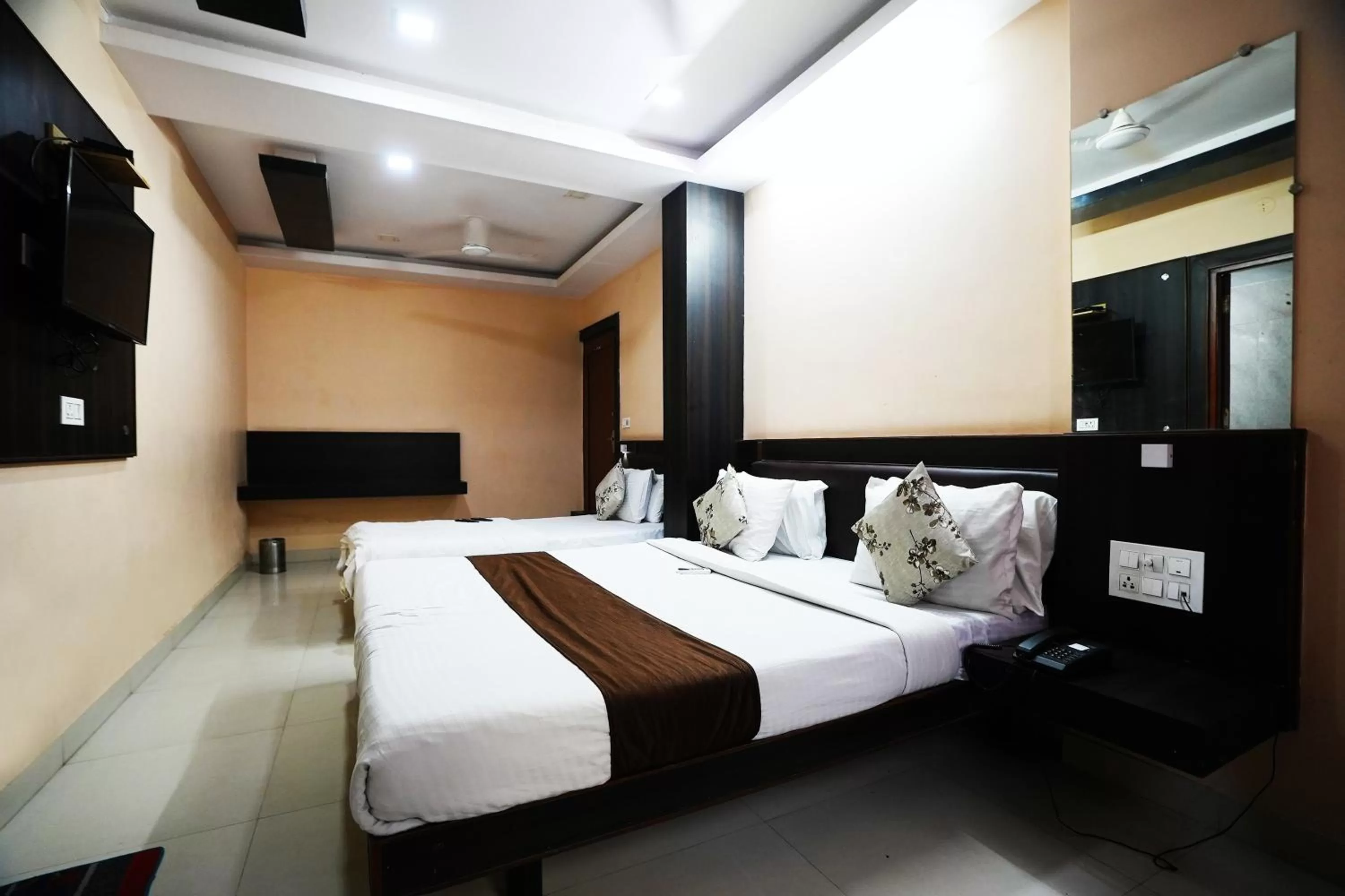 Bedroom, Bed in Hotel Madurai