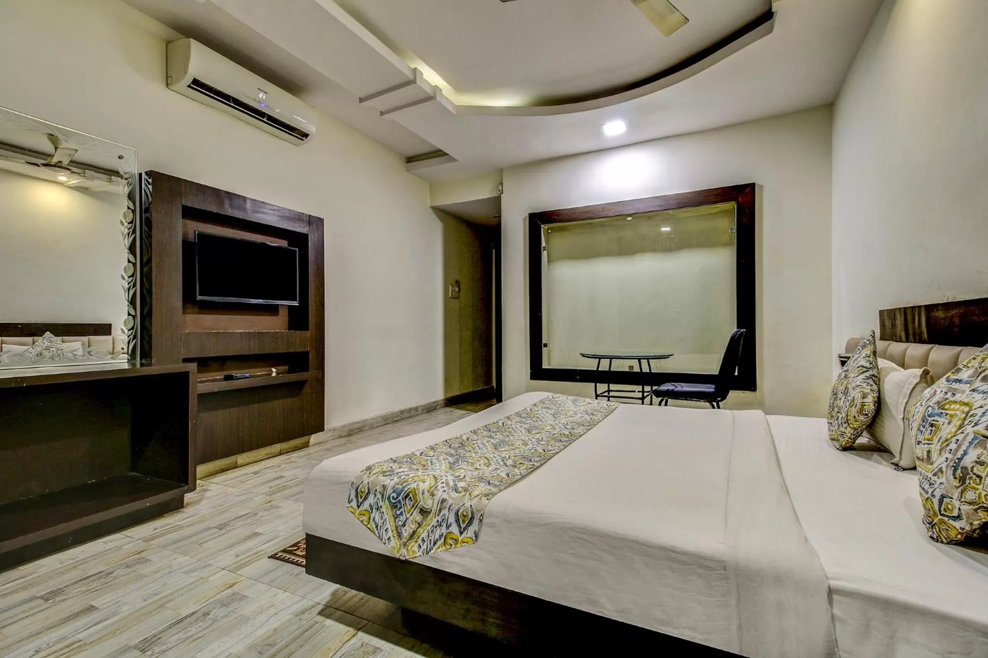 Photo of the whole room, Bed in FabHotel CSFC Near Bhopal Railway Station