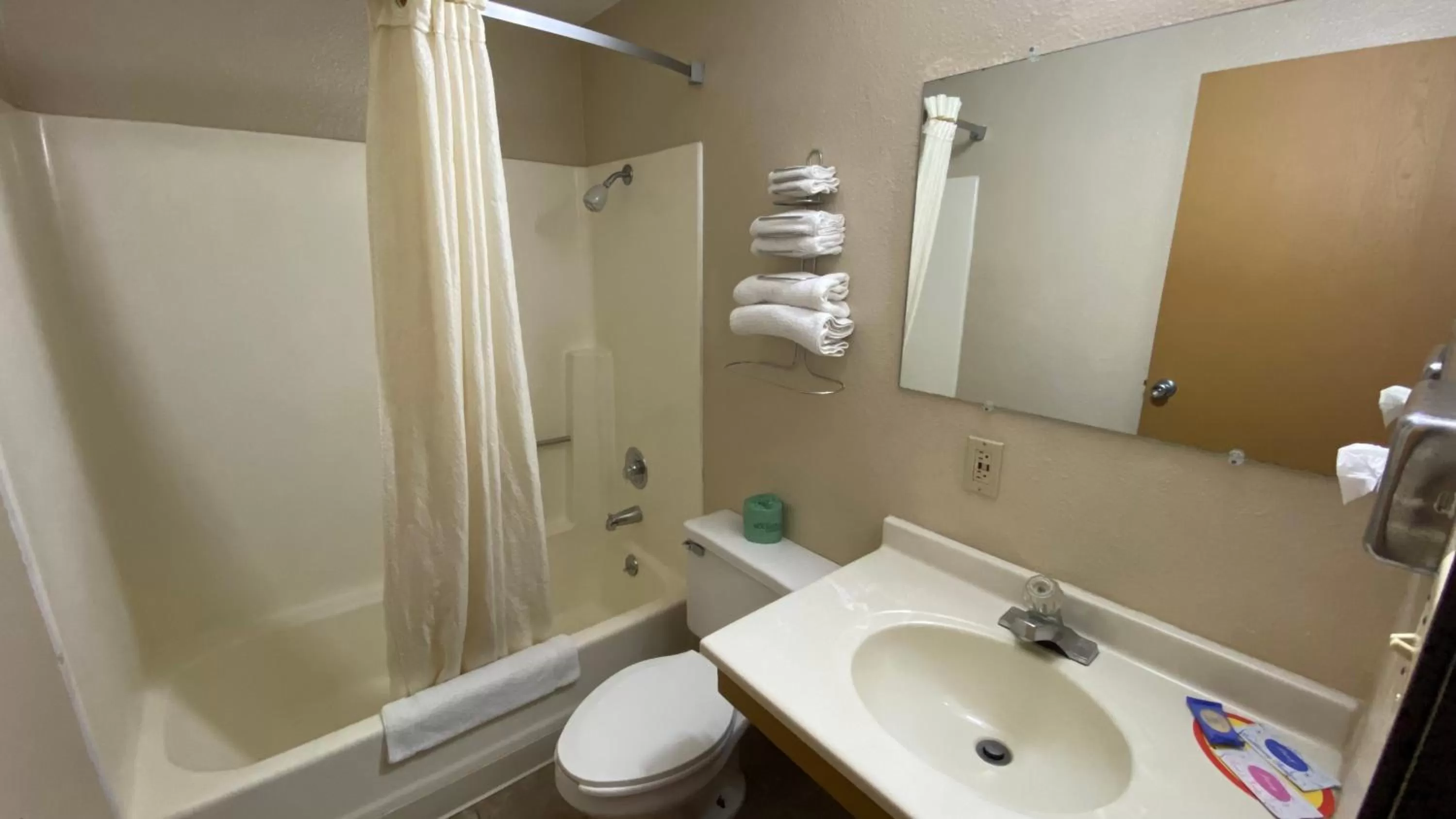 Shower in Newton Inn