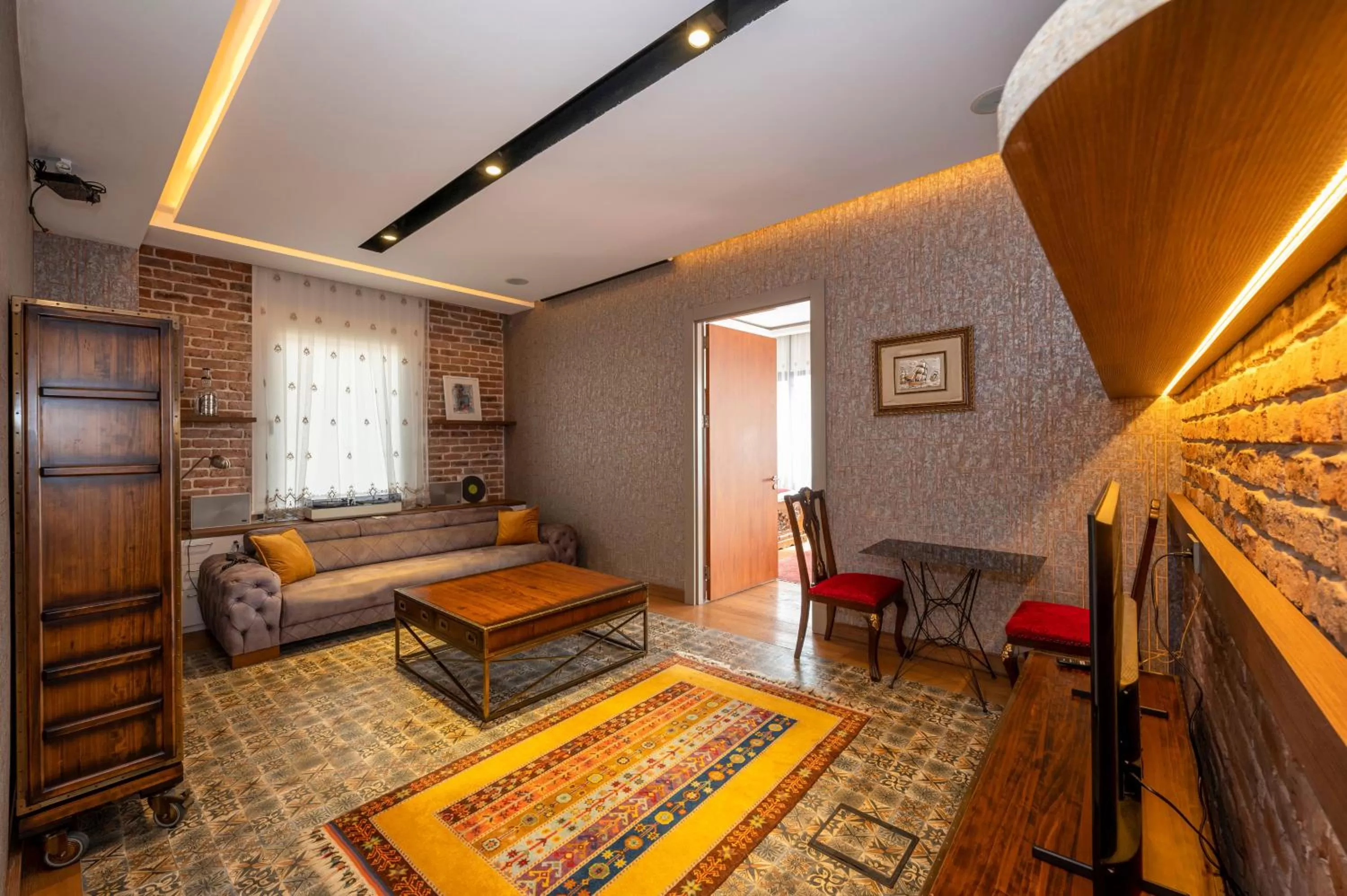 Communal lounge/ TV room, Bed in O'Pera Okanlı Suites