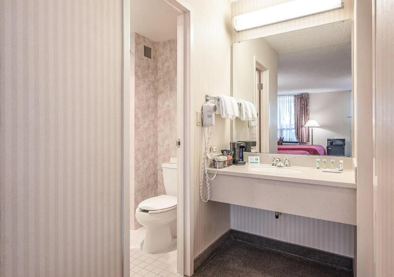 Toilet in University Place Hotel and Conference Center