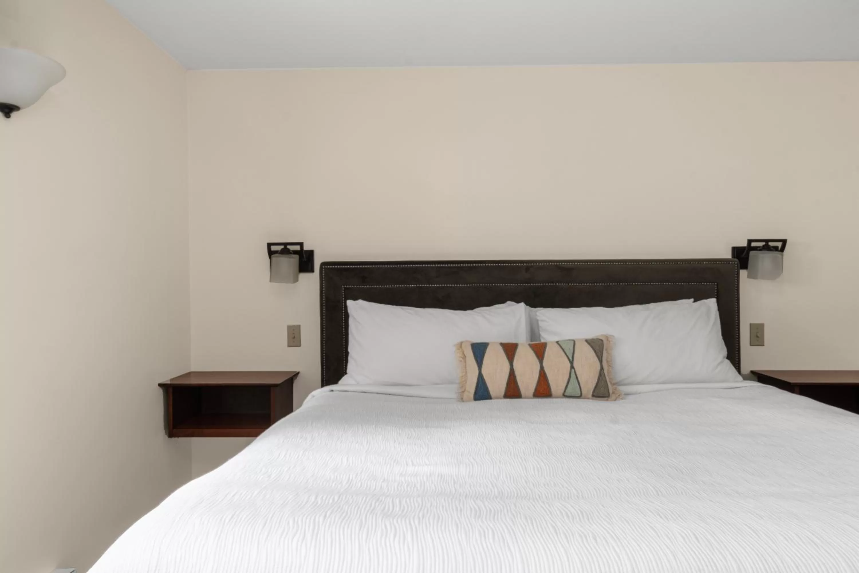 Bedroom, Bed in The Beverly