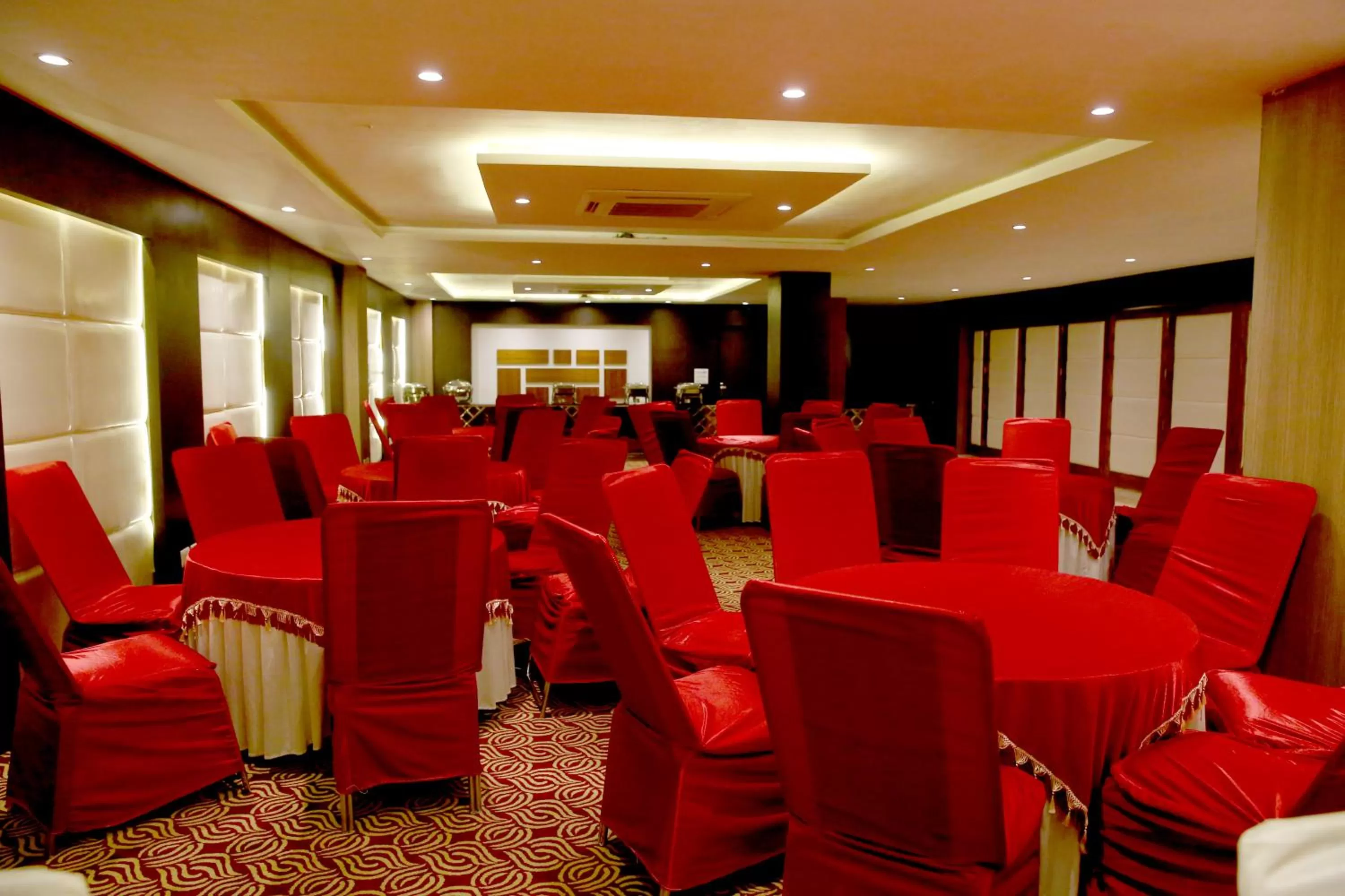 Banquet/Function facilities in Le Roi Udaipur