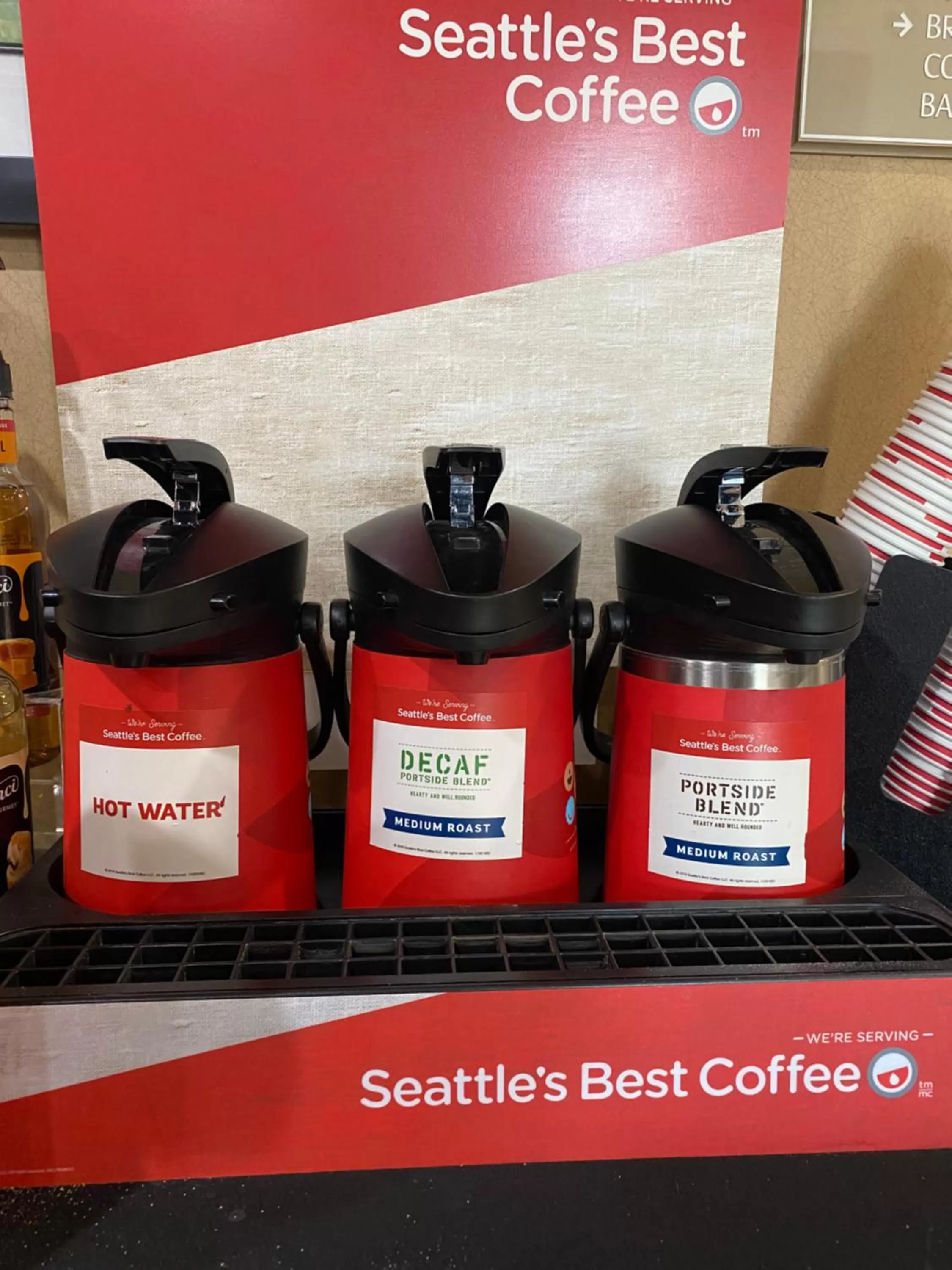 Coffee/tea facilities in Cobblestone Hotel & Suites - Broken Bow