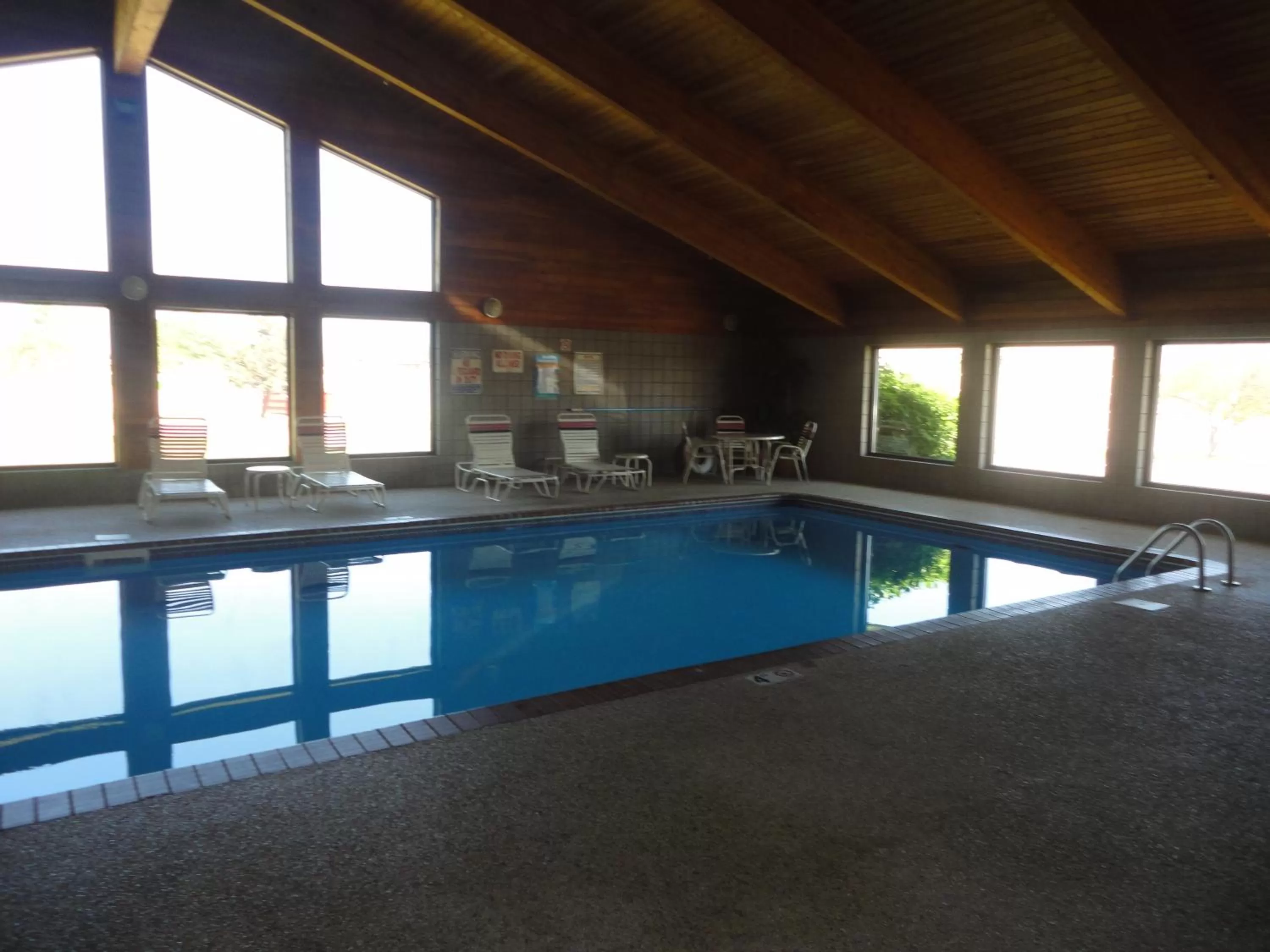 AmericInn by Wyndham West Burlington