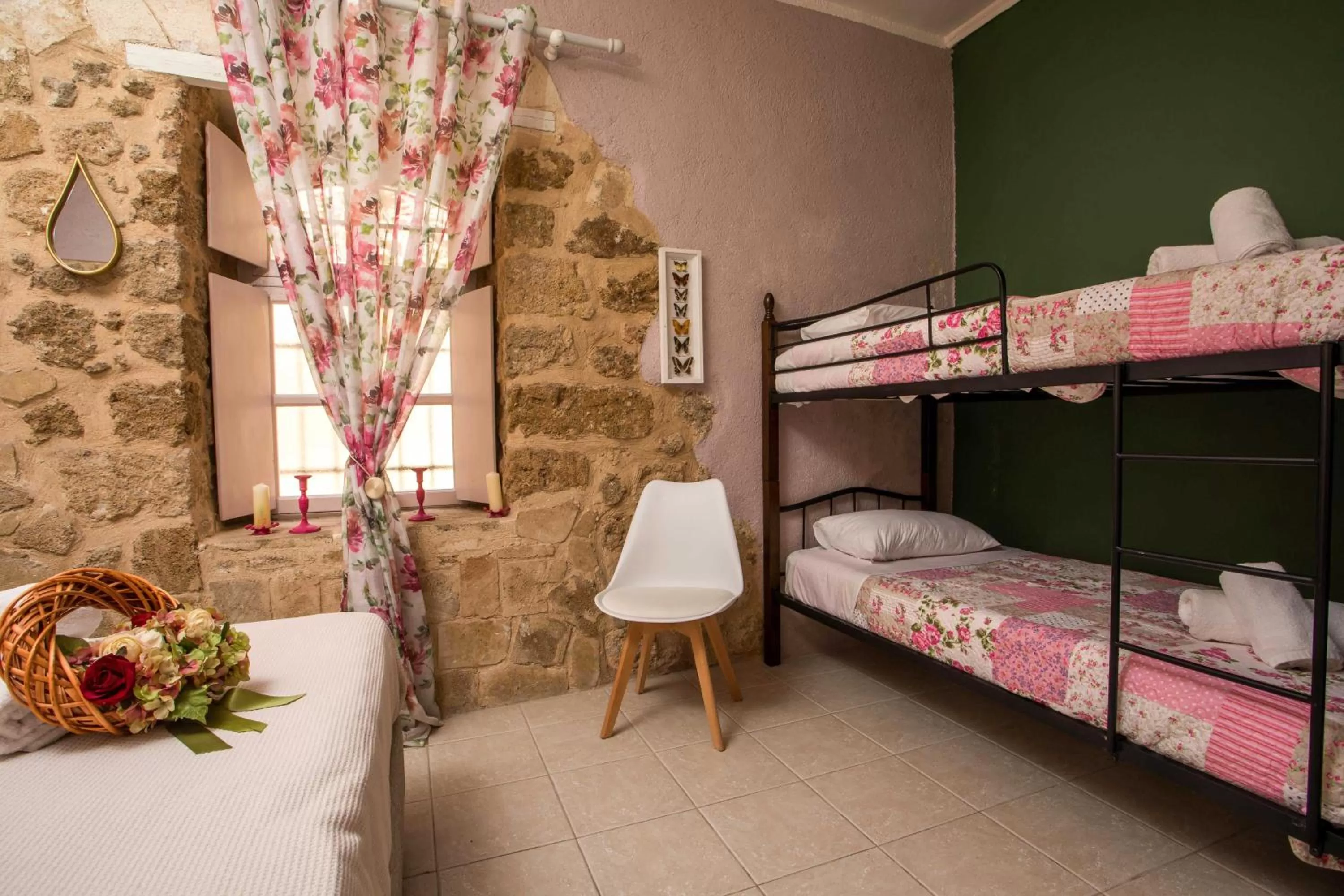 Photo of the whole room, Bed in Attiki Hotel