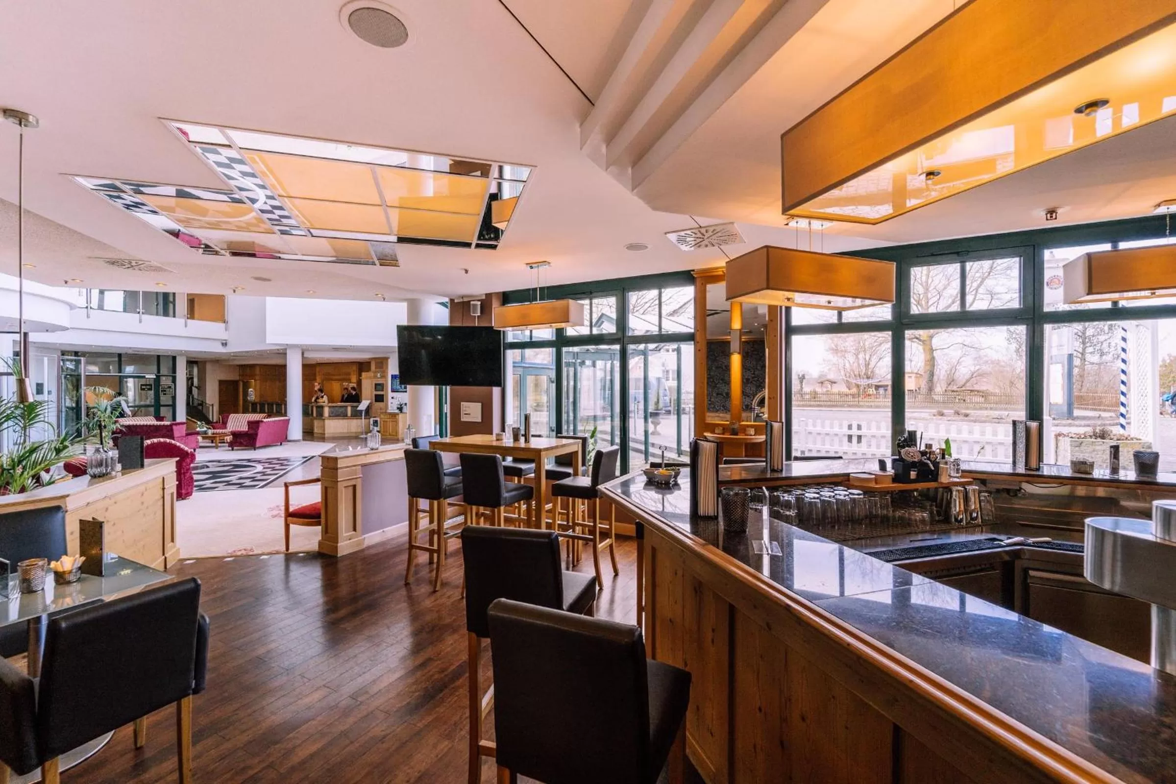 Lounge or bar in Atomis Hotel Munich Airport by Mercure