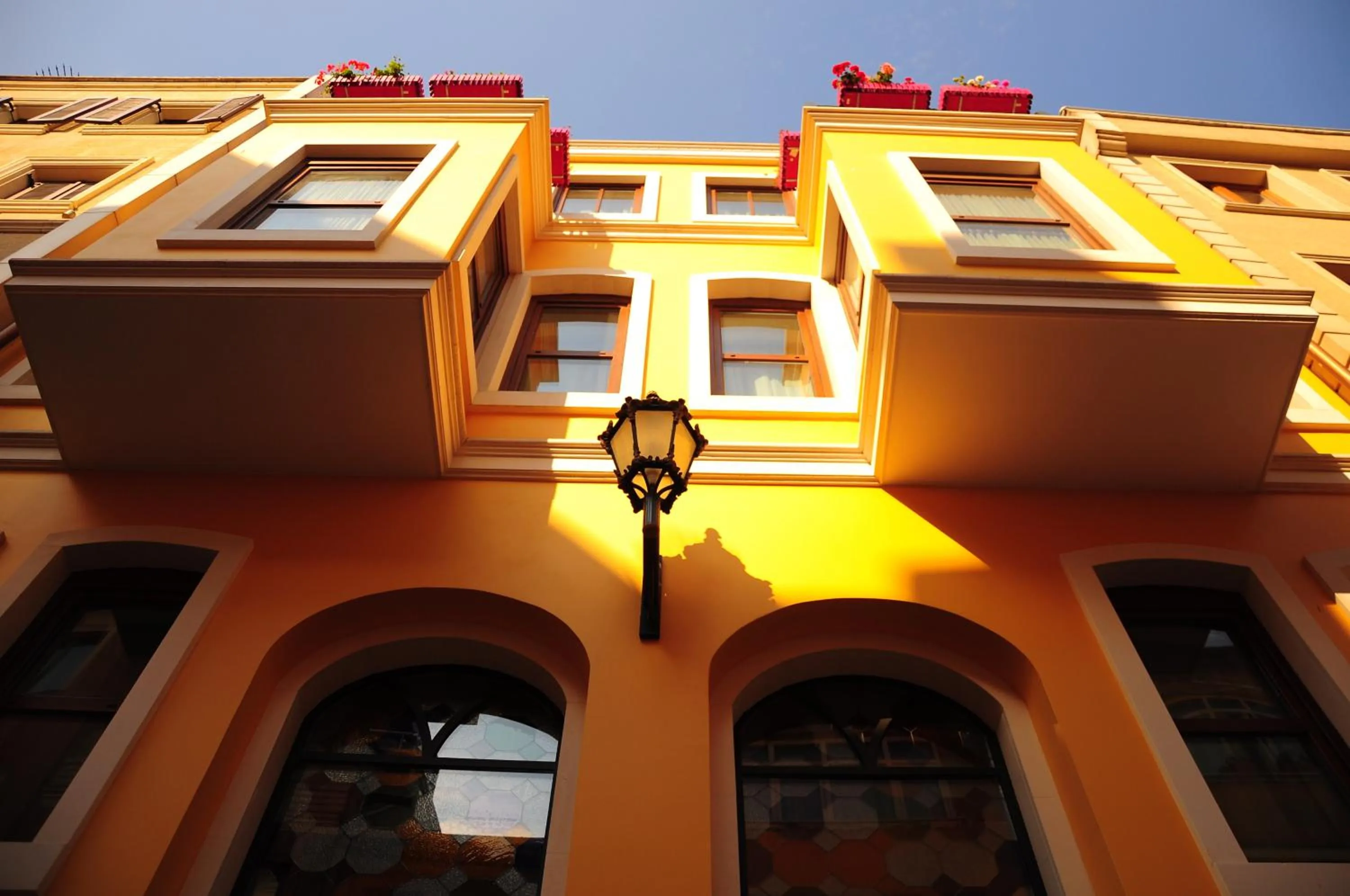 Facade/entrance in Ottopera Hotel