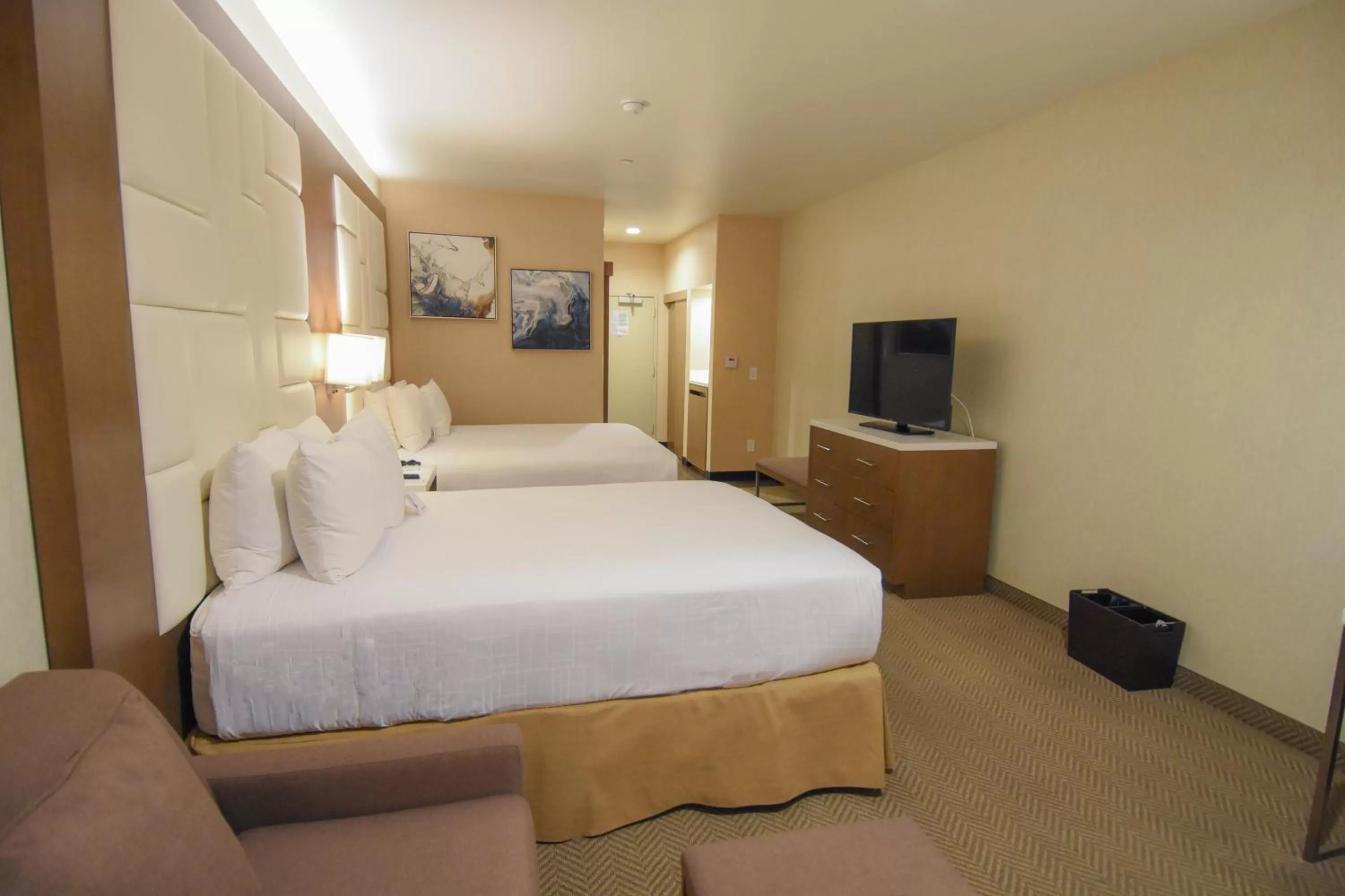 Bed in Wyndham Anaheim