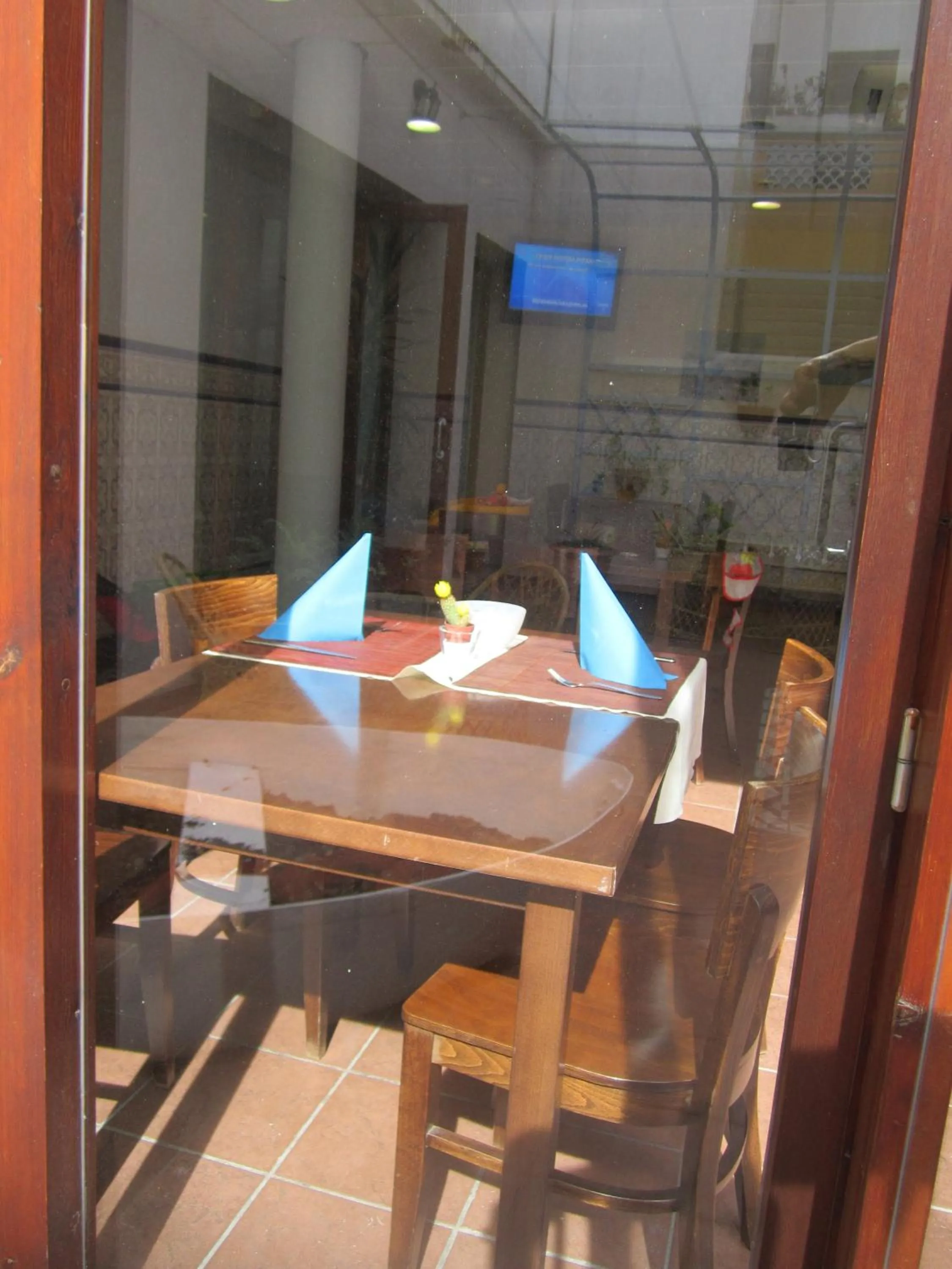 Restaurant/places to eat in Hotel del Mar