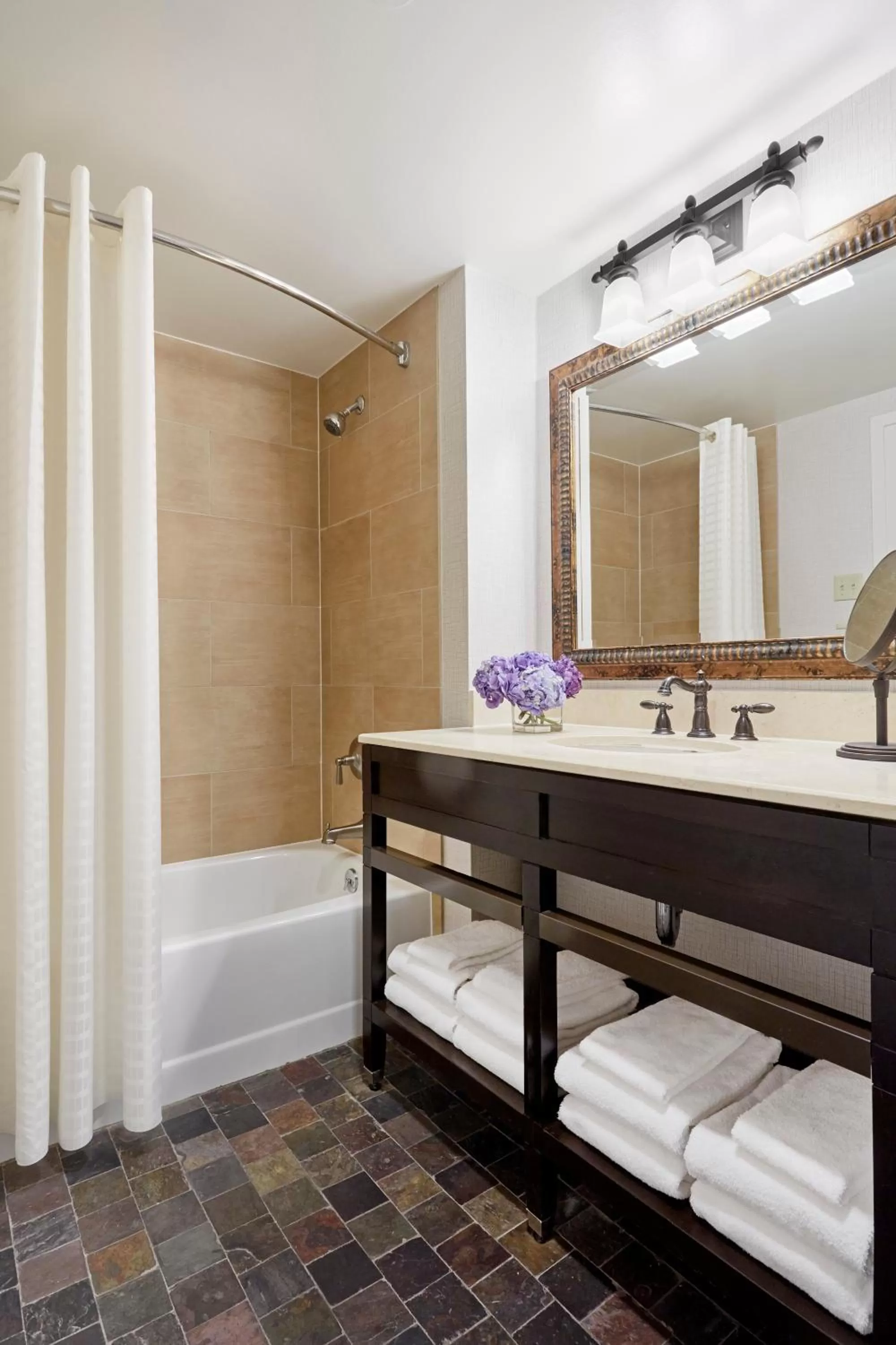 Double Room in Lansdowne Resort and Spa