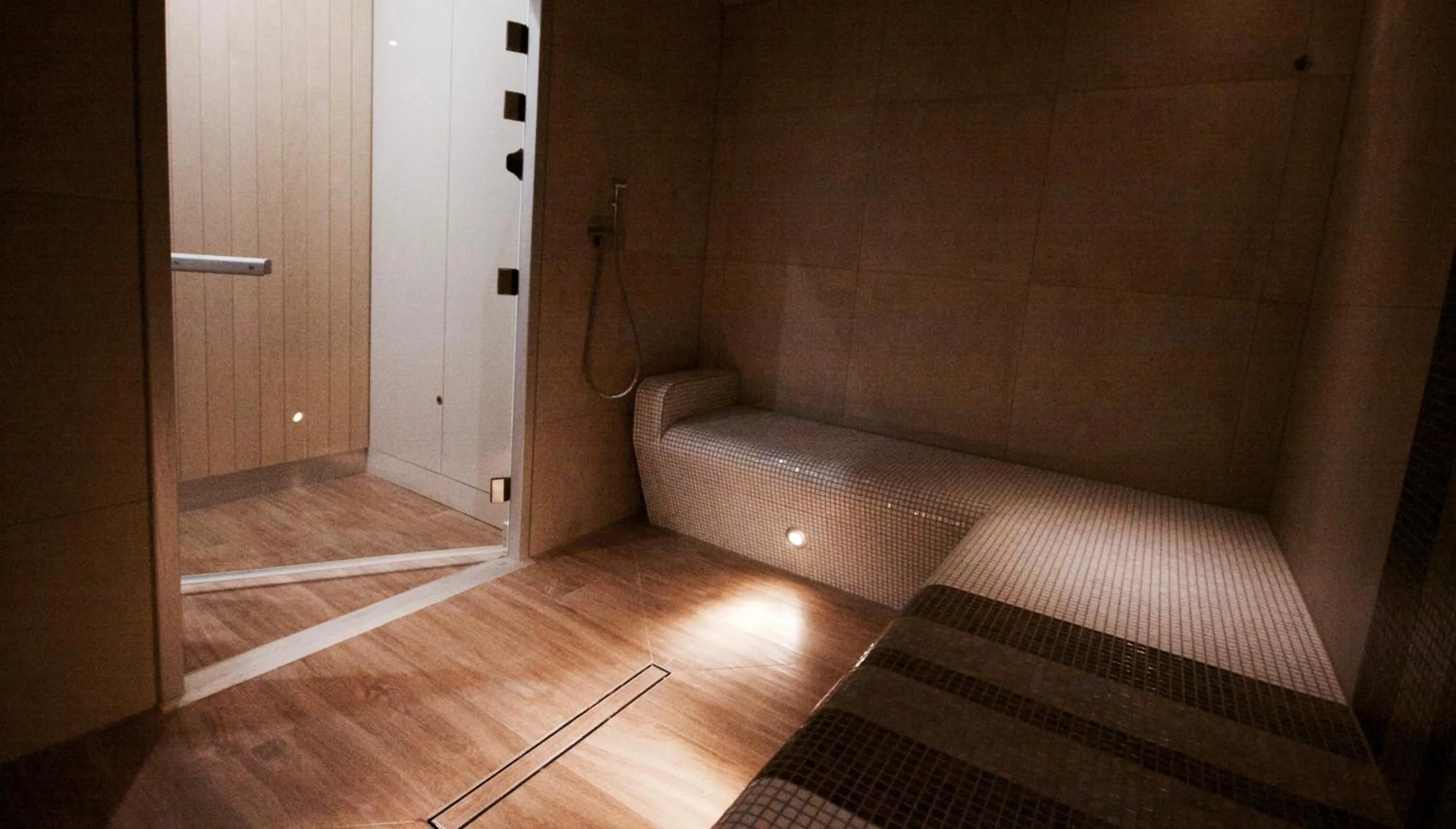 Sauna in Hôtel Brésil Opéra SPA