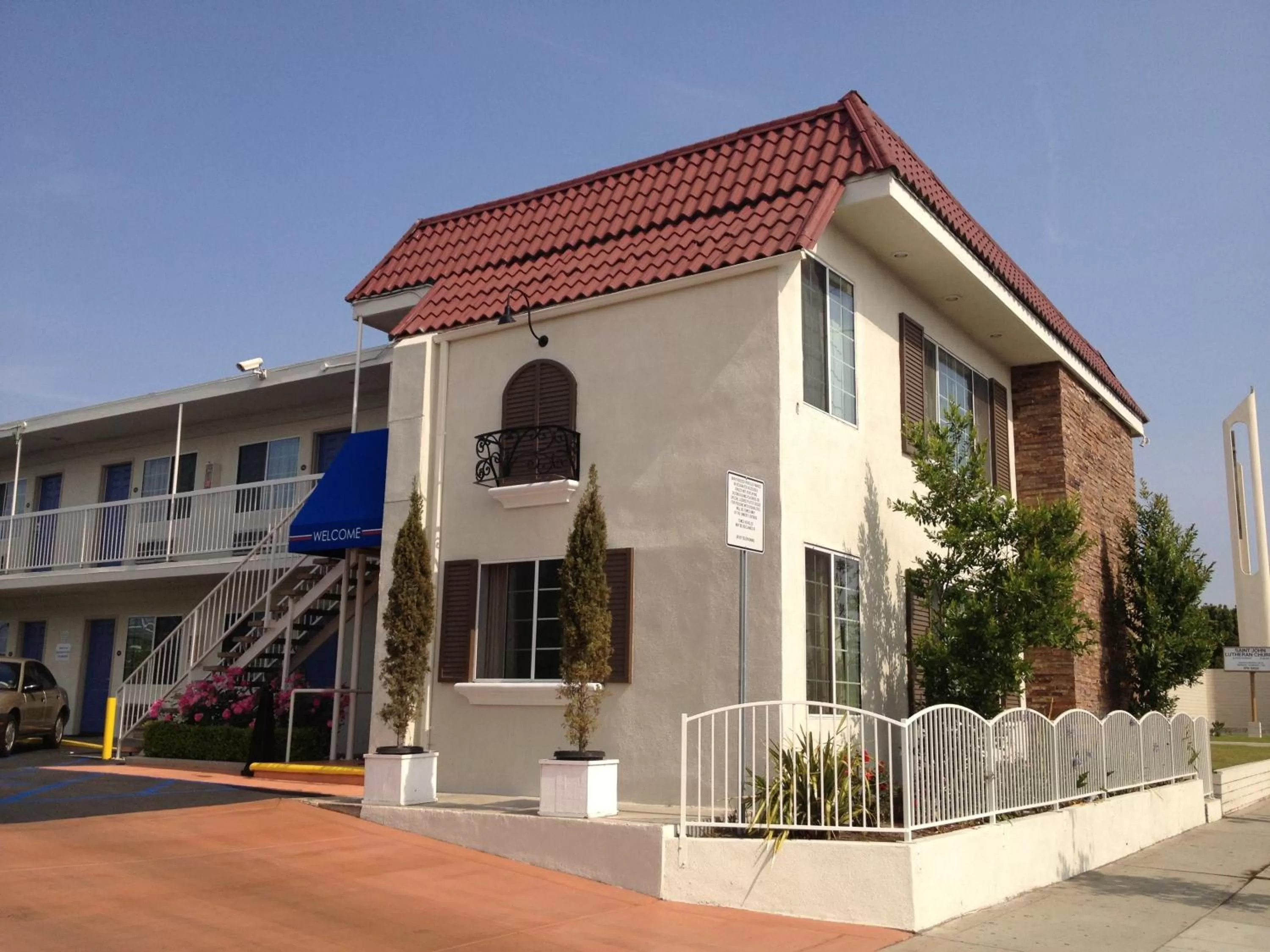 Facade/entrance in Motel 6 Gardena