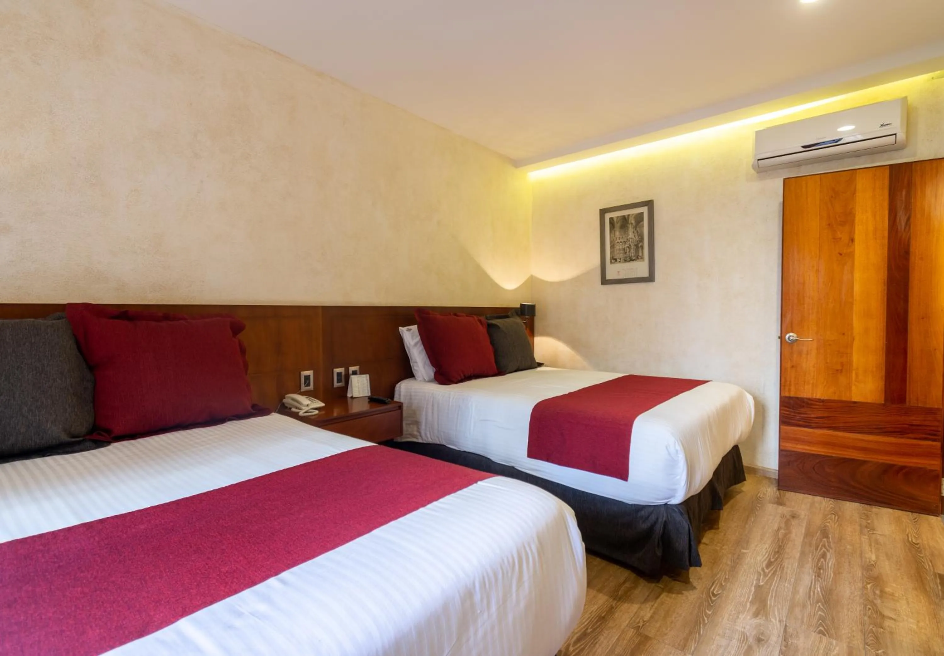 Photo of the whole room, Bed in Hotel Madero