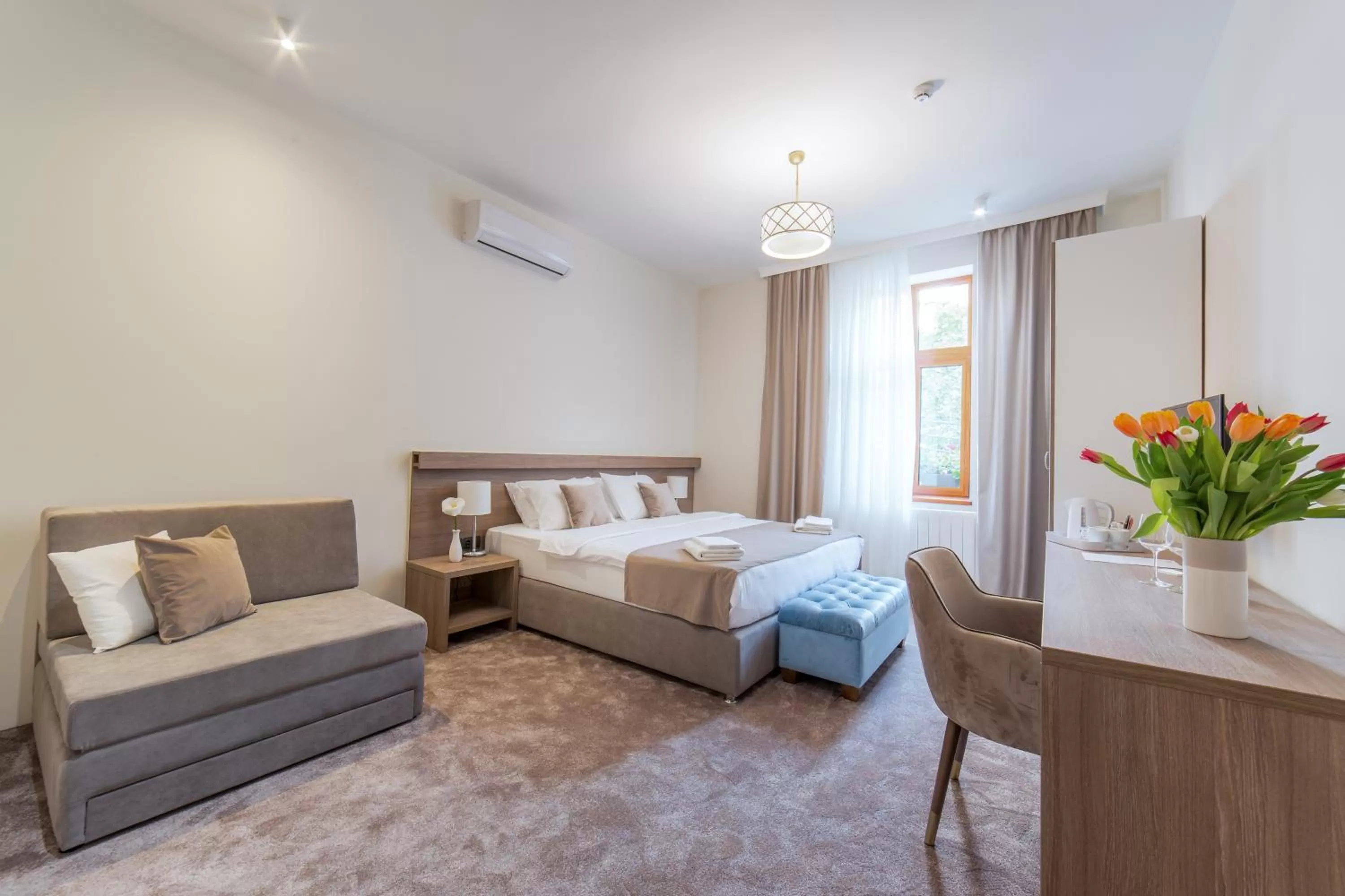 Bed in M House Belgrade Residence