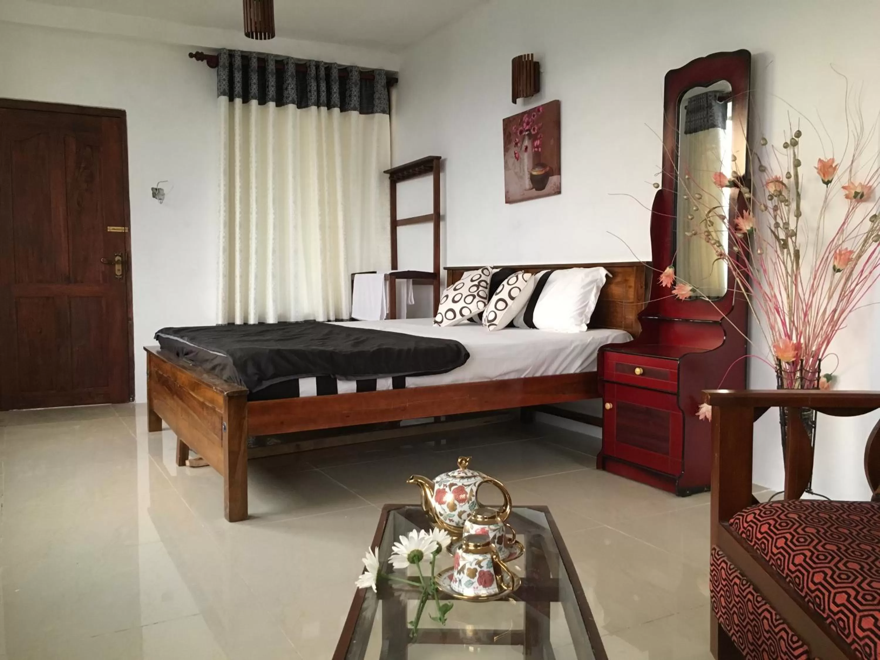 Bed in Golden King Guest