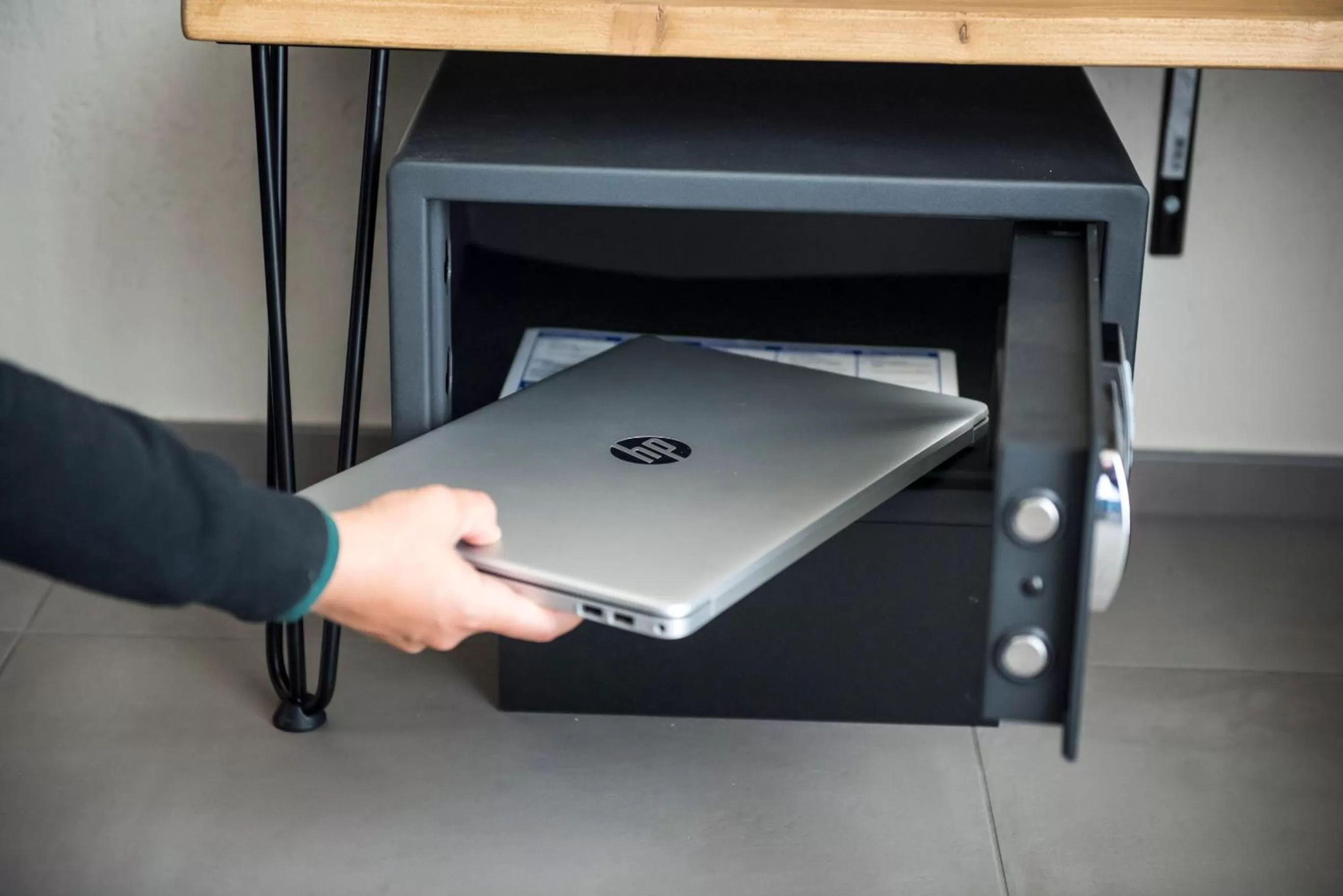 safe in B&B SMARTFIT HOUSE - Room & Relax in Pescara