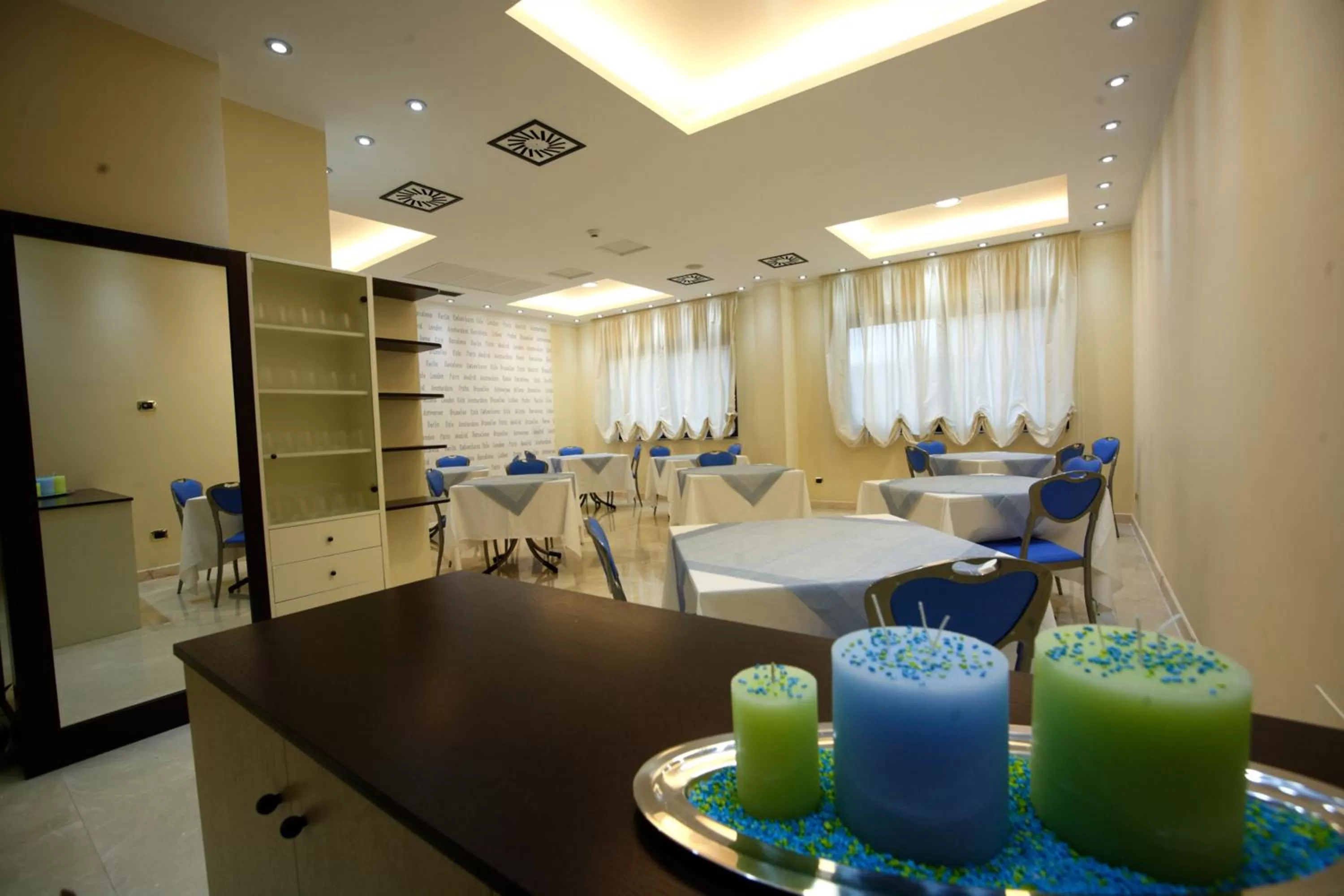 Restaurant/places to eat in Grand Hotel Paradiso