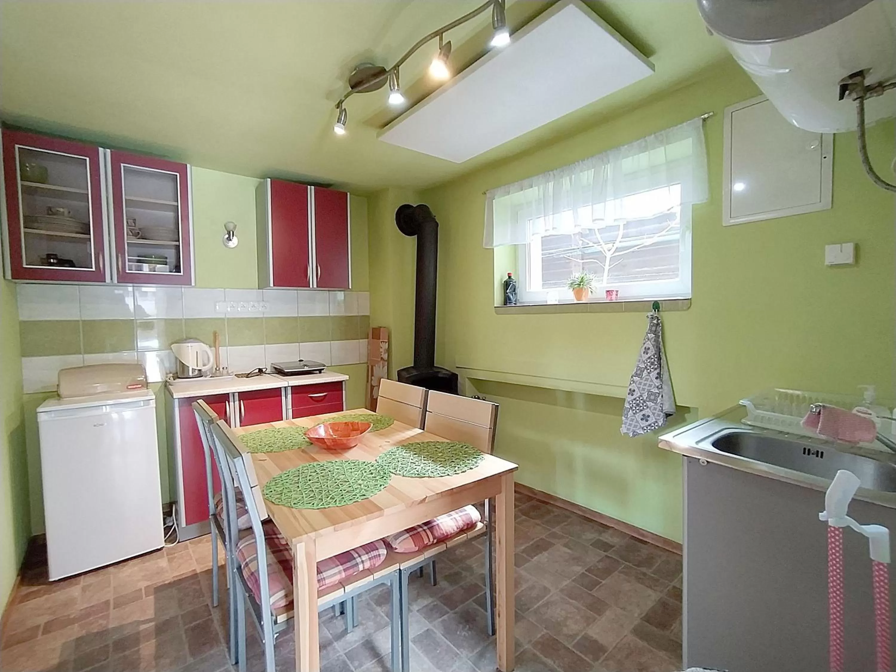 Kitchen or kitchenette, Kitchen/Kitchenette in Willa Mozaika