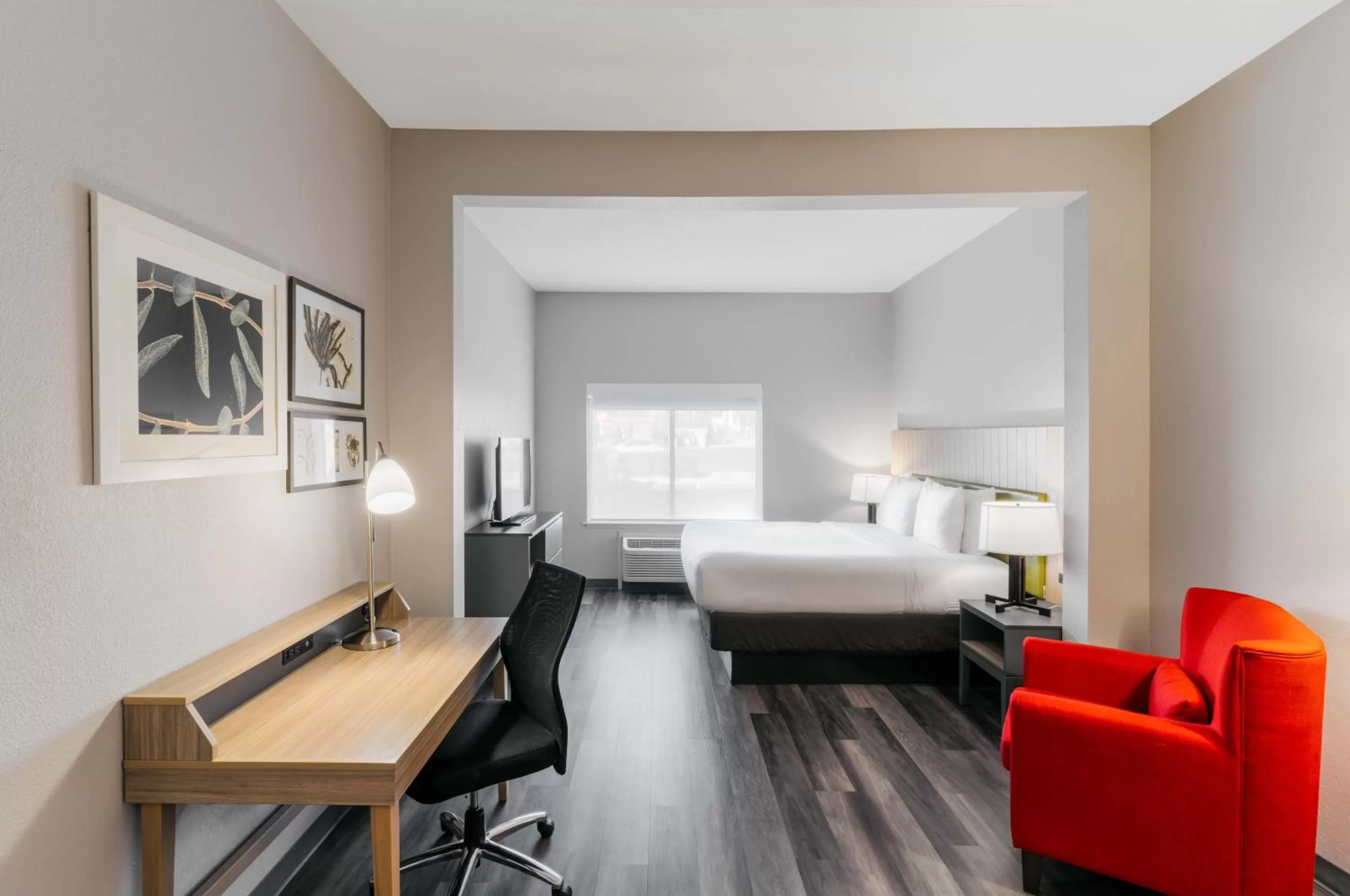 Standard King Room in Country Inn & Suites by Radisson, Wolfchase-Memphis, TN